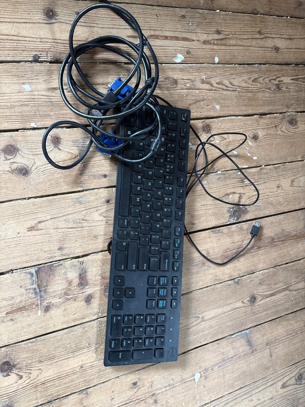 Dell toetsenbord met VGA en DVI kabel, Ophalen, Gebruikt, Qwerty, Numeriek gedeelte