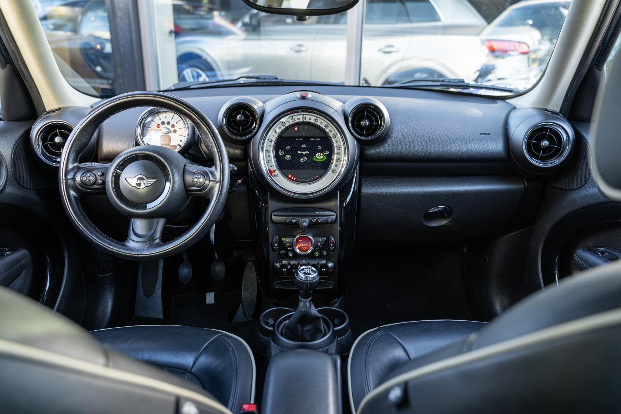 Foto 2 van MINI Countryman 1.6 Cooper Knockout Edition