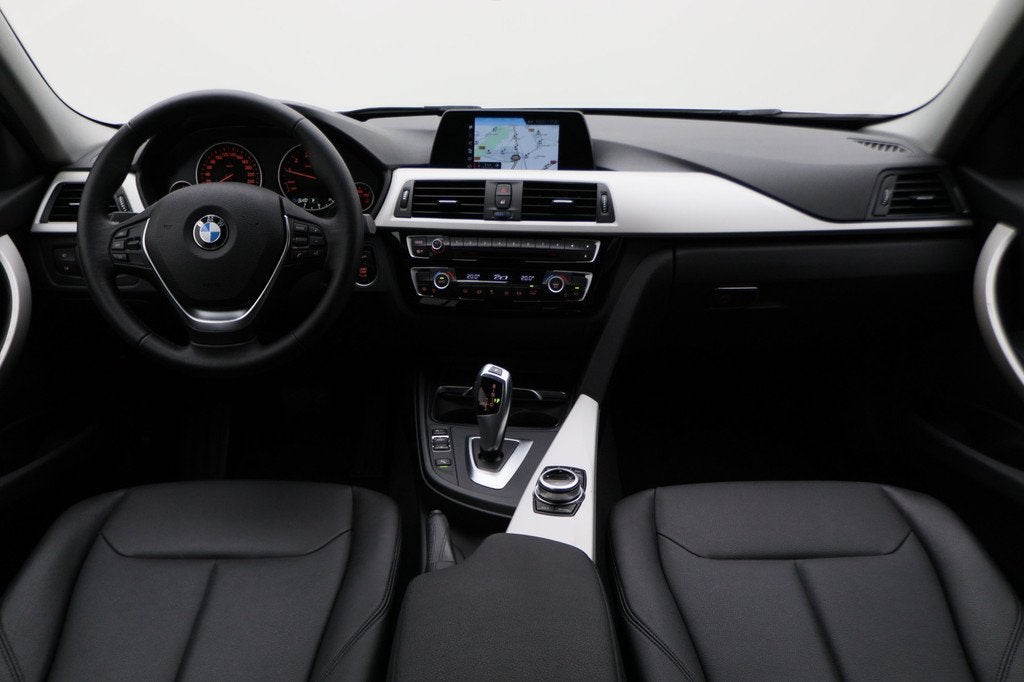 BMW 3 Serie Touring 318i High Executive Automaat Leer, Clima, Automaat, Gebruikt, 1465 kg, 19 km/l