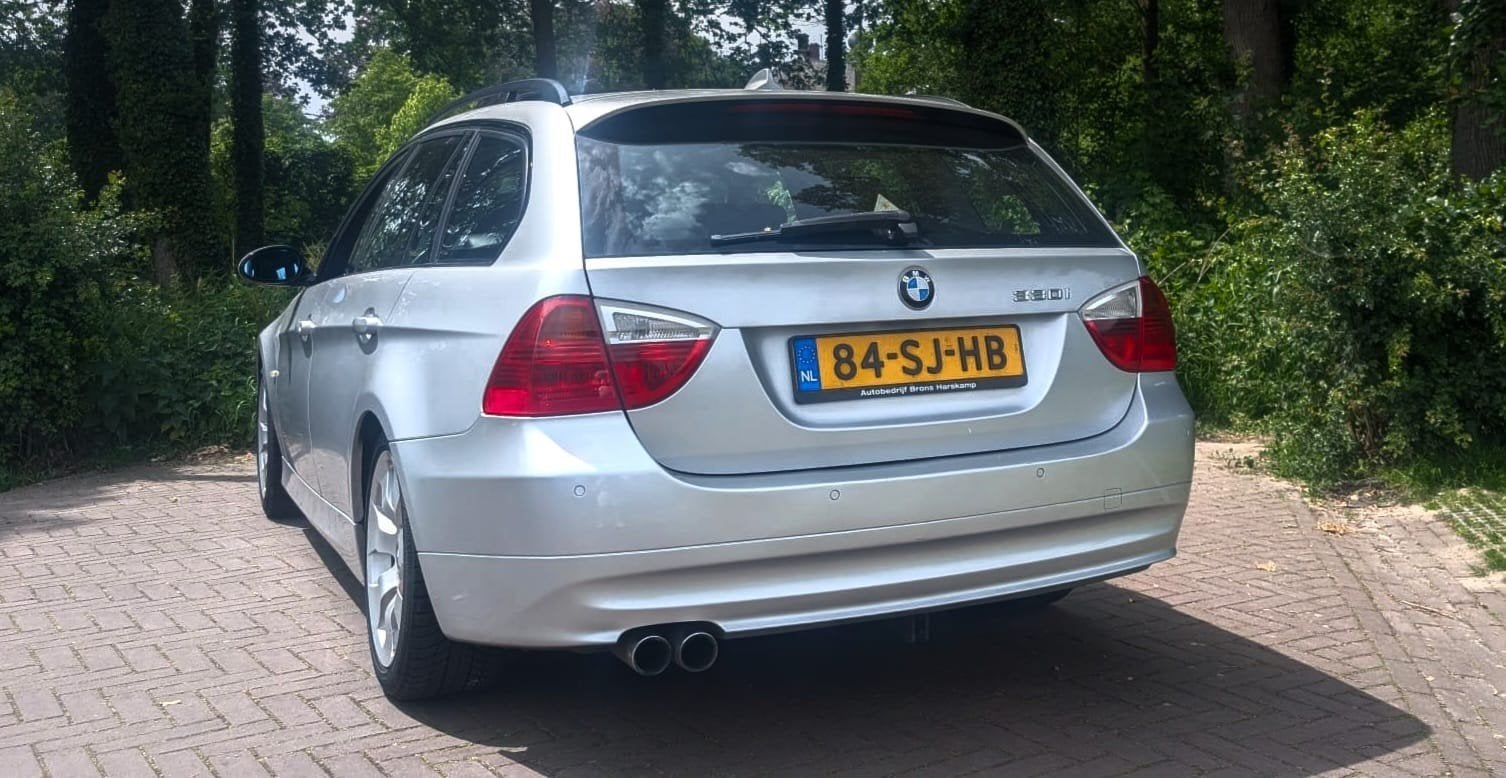 BMW 3-Serie 3.0 I 330 Touring AUT 2006 Grijs, Auto's, BMW, Automaat, Parkeersensor, Achterwielaandrijving, Zwart