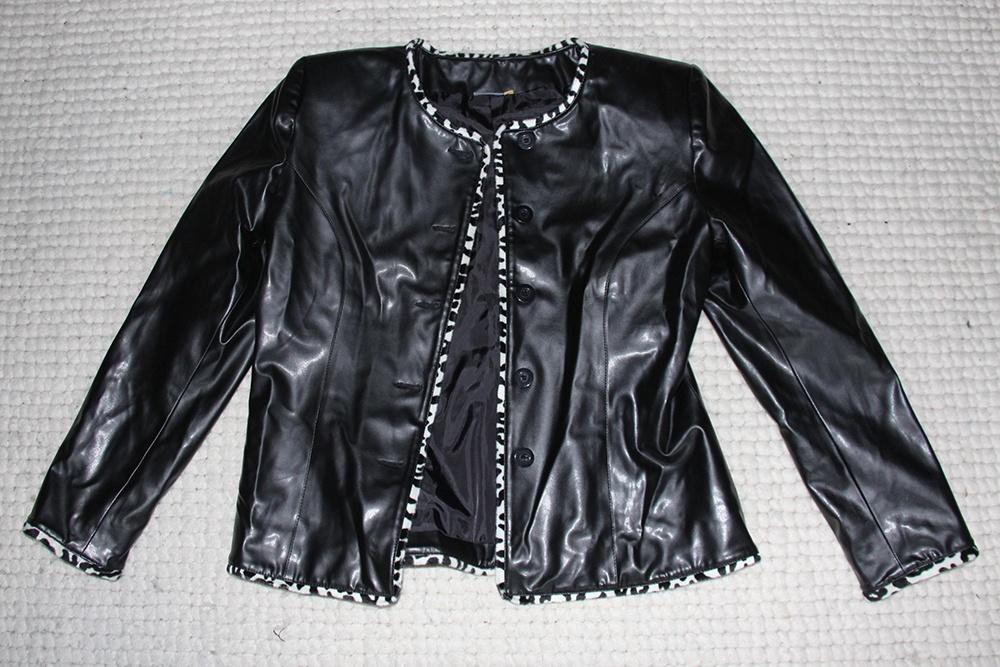 Mooi Gina Umberto Jasje (M) € 25,-, Maat 38/40 (M), Zwart, Ophalen of Verzenden, Jasje