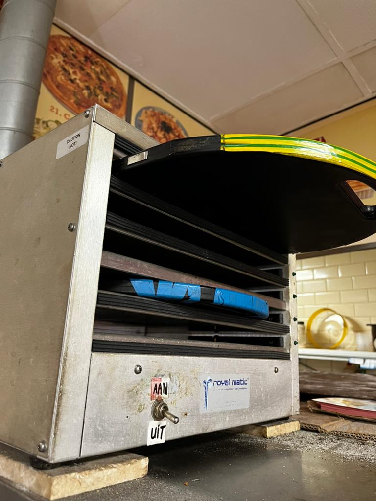 Elektrische Pizza warmhouder apparaat voor bezorging, Ophalen of Verzenden, Zo goed als nieuw