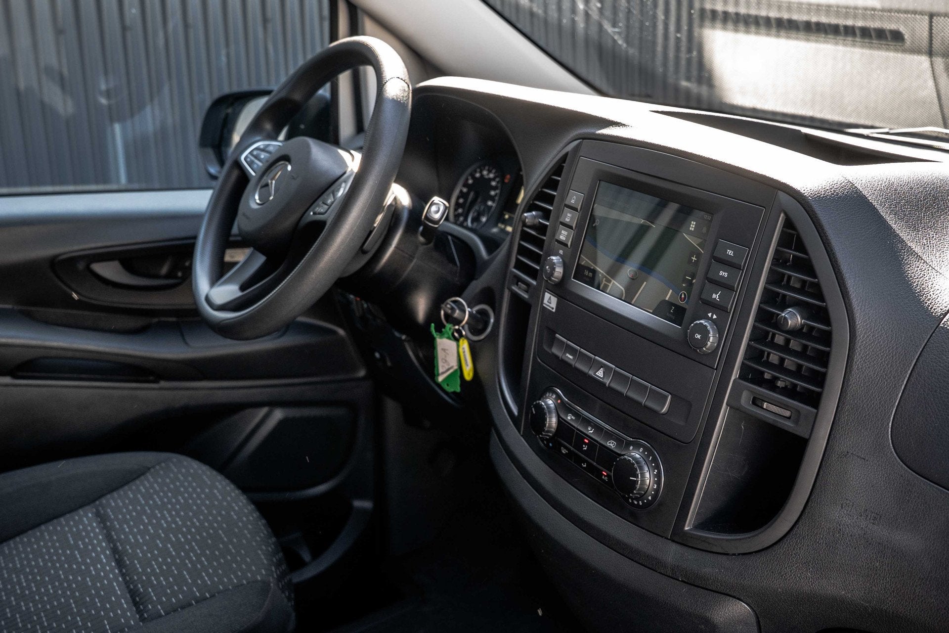 Mercedes-Benz eVito Tourer | 90KWH | WLPT 367KM | Volledig E, Stof, Gebruikt, Zwart, 2486 kg