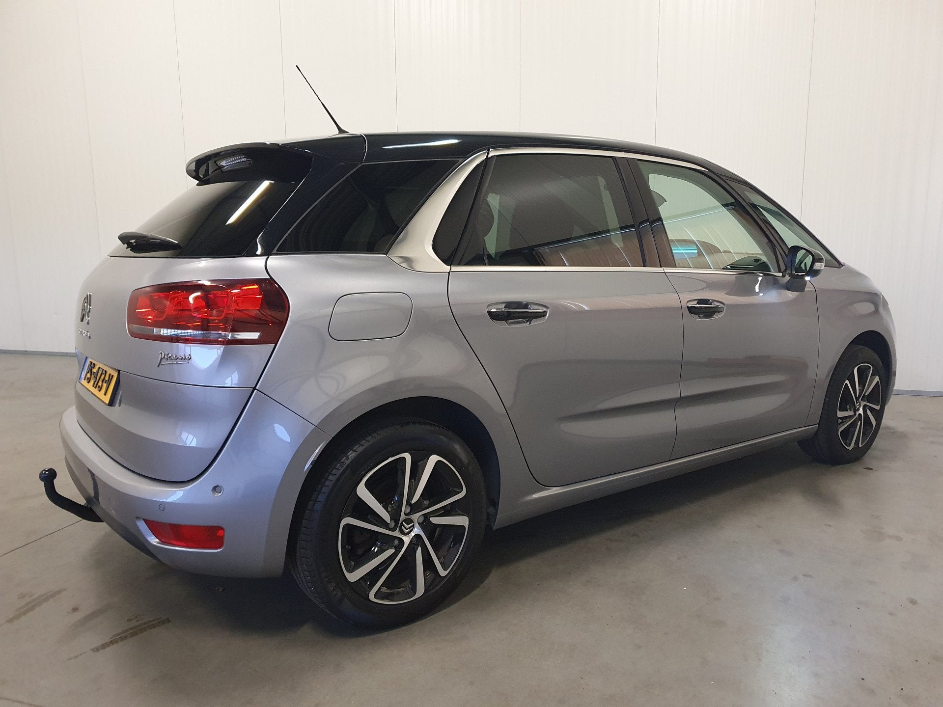 Citroën C4 Picasso 1.2 PureTech Business PANO/CARPLAY/MASSA, Gebruikt, 1199 cc, 1470 kg, Leder en Stof