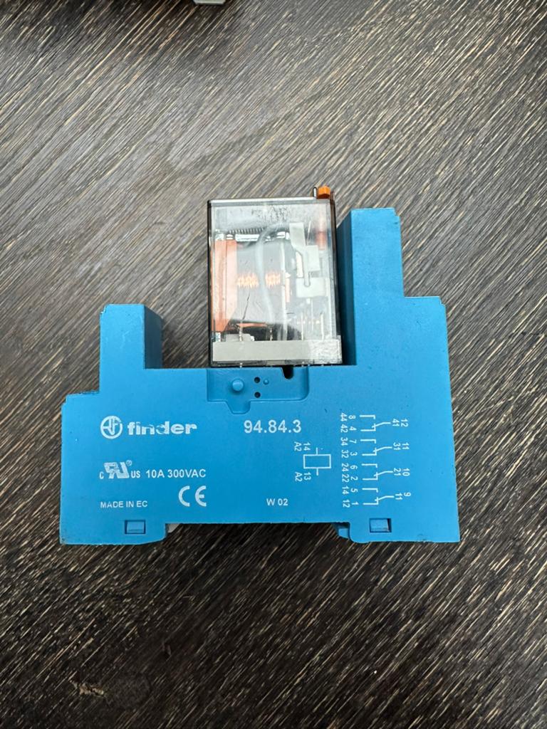 Finder installatie relais/magneetschakelaar, Ophalen of Verzenden, Zo goed als nieuw