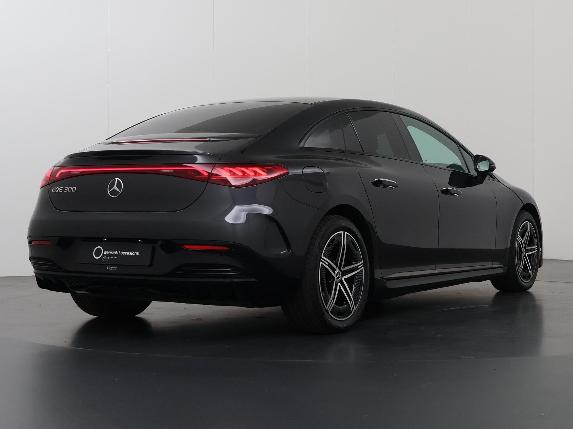 Mercedes-Benz EQE 300 AMG Line 89 kWh | Premium | Night pakk, Auto's, Automaat, Achterwielaandrijving, Gebruikt, Zwart