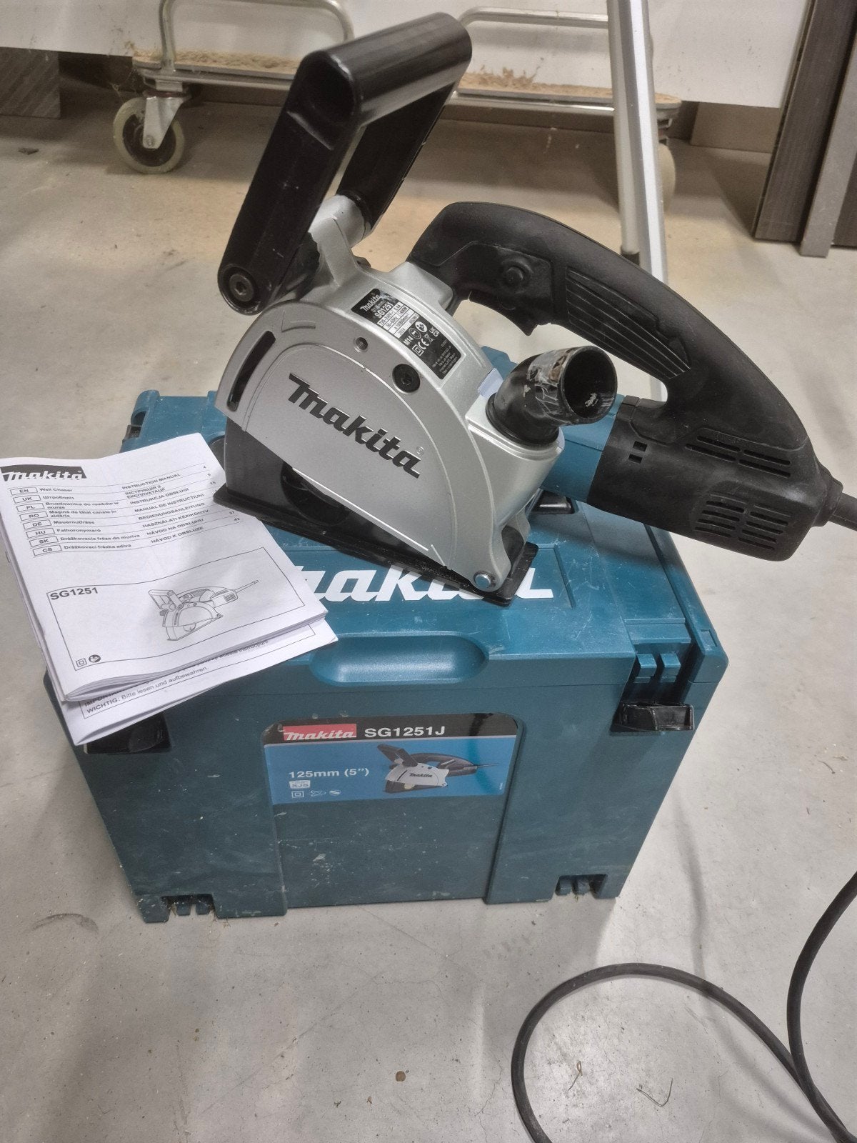 Makita SG1251J Muurfrees 125mm  - Zo goed als nieuw, Ophalen, Zo goed als nieuw