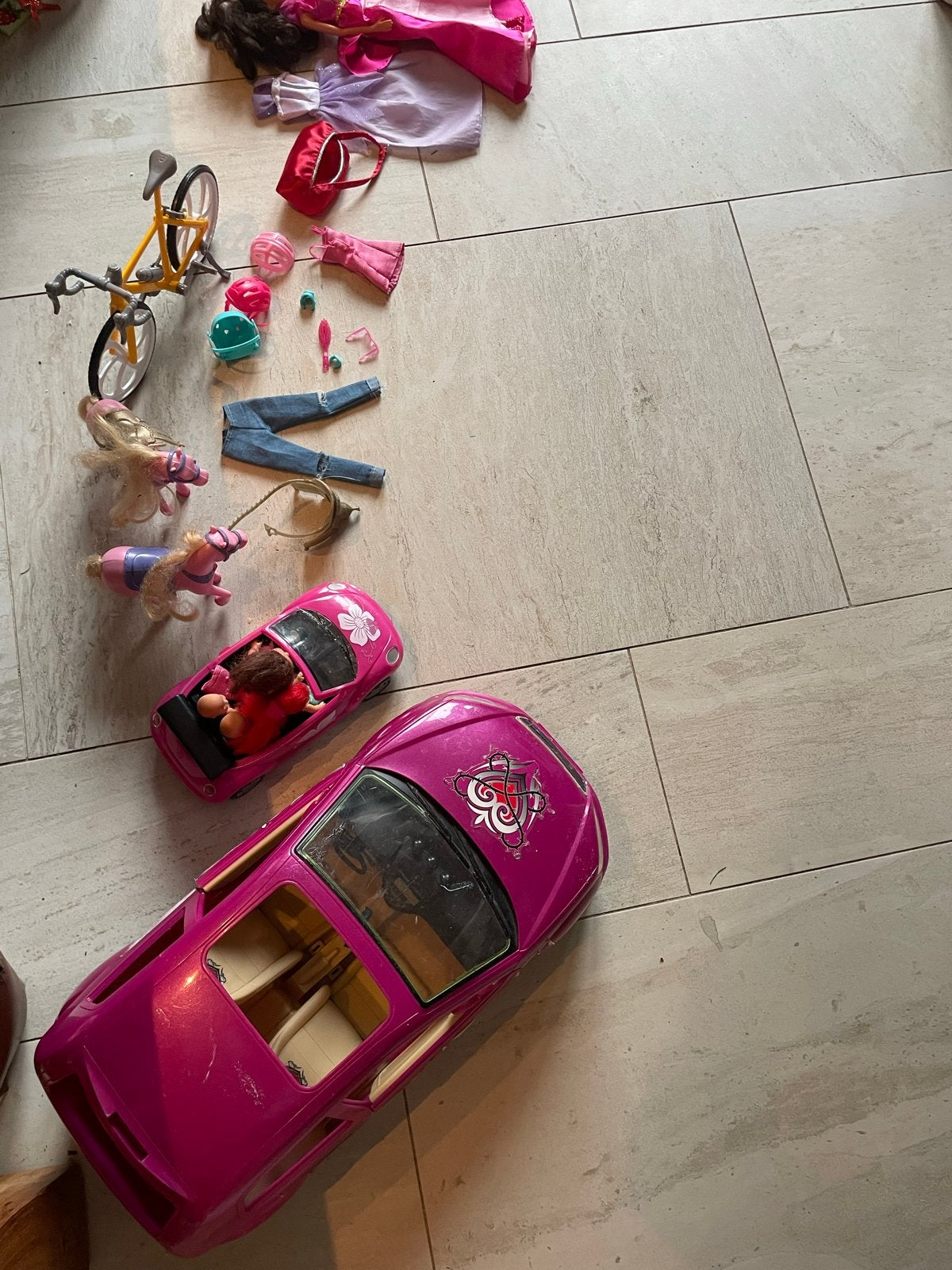 Complete Barbie Speelset: Auto's, Fiets, Barbie & Accessoire, Kinderen en Baby's, Speelgoed | Poppen, Ophalen of Verzenden, Gebruikt