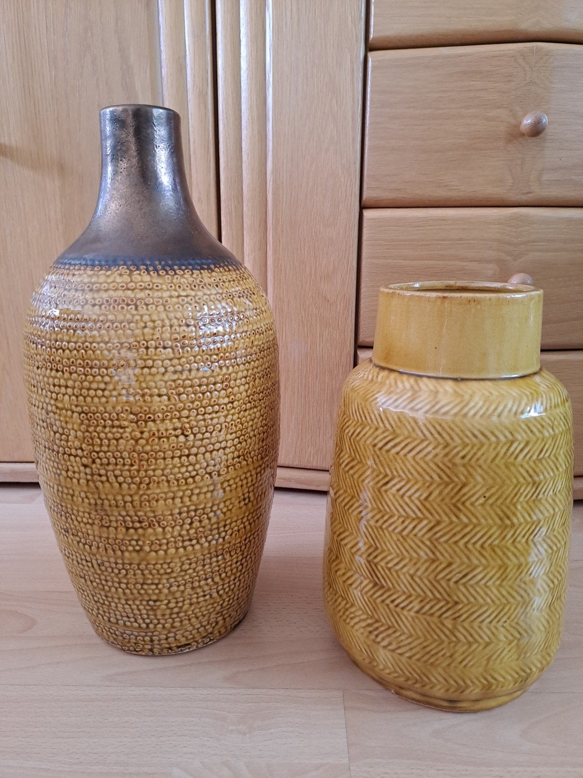 Set okergele vintage look vazen, Ophalen of Verzenden, Zo goed als nieuw, Geel