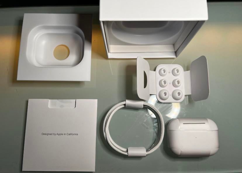 Airpods 2 pro/ sealed, Ophalen of Verzenden, Zo goed als nieuw