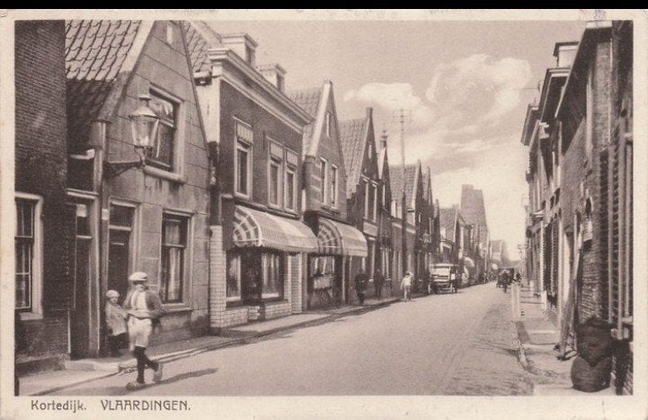 Vlaardingen Kortedijk jongen op klompen & bakkersfiets, Verzenden, 1920 tot 1940, Ongelopen, Zuid-Holland