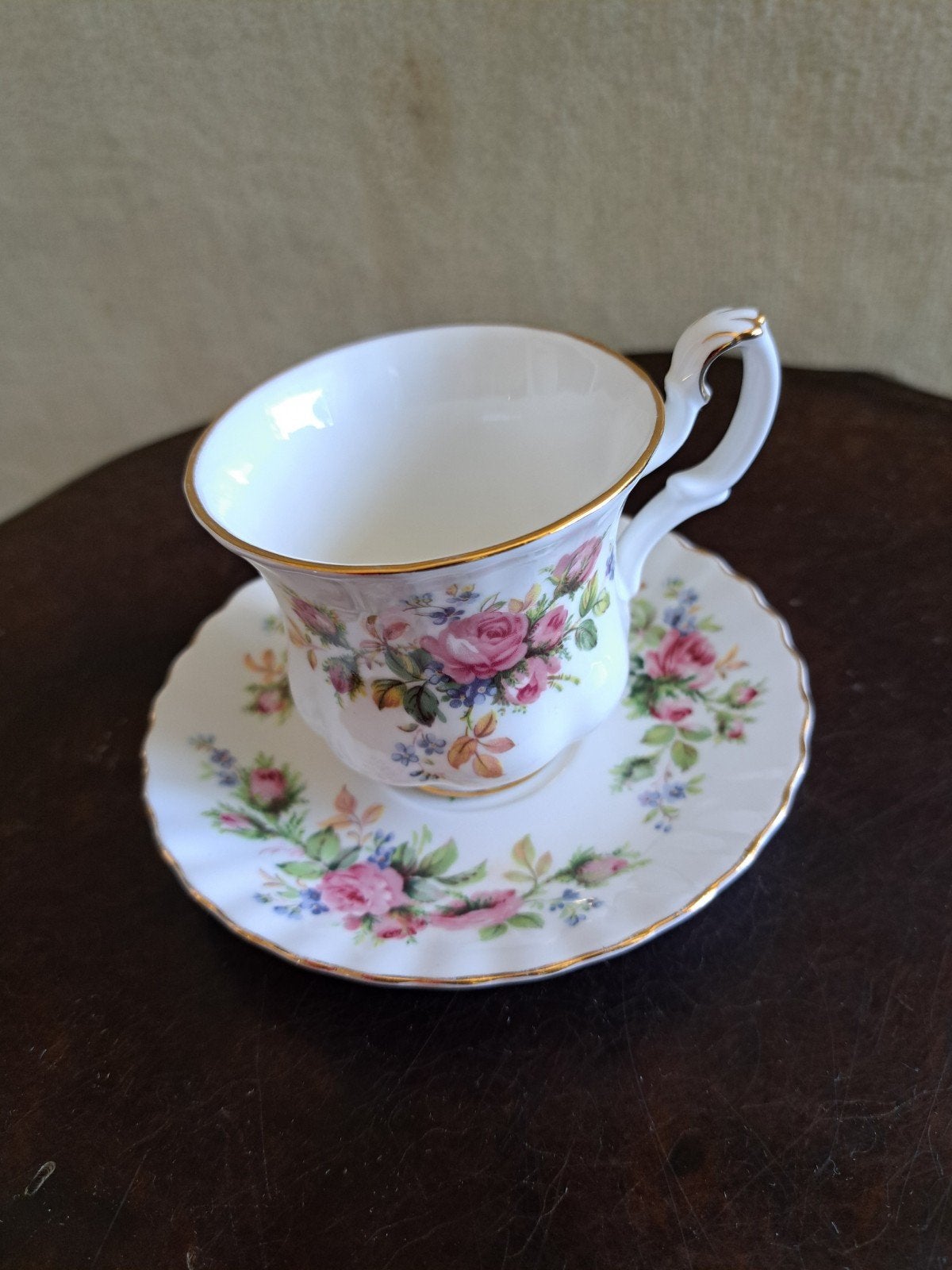 Royal Albert Moss Rose kop en schotel - Vintage, Antiek en Kunst, Ophalen of Verzenden