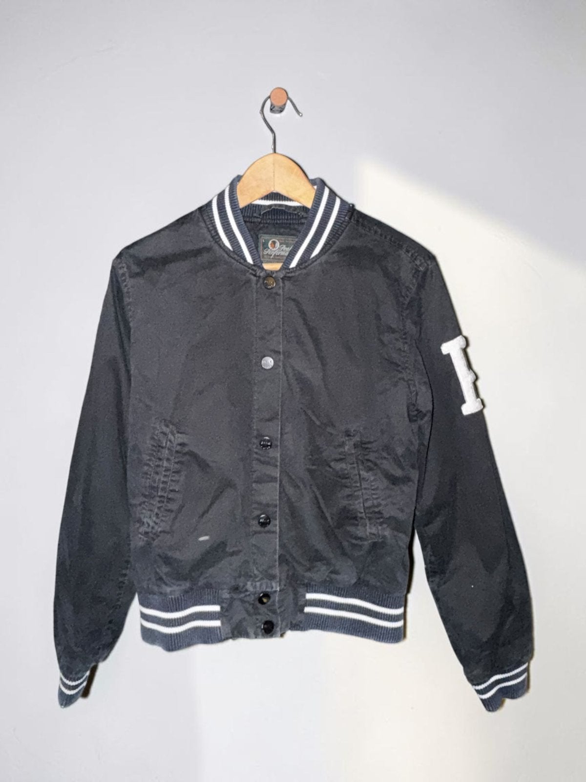 Peak Performance jack jas varsity zwart wit large 40 L, Ophalen of Verzenden, Zo goed als nieuw, Maat 42/44 (L), Zwart