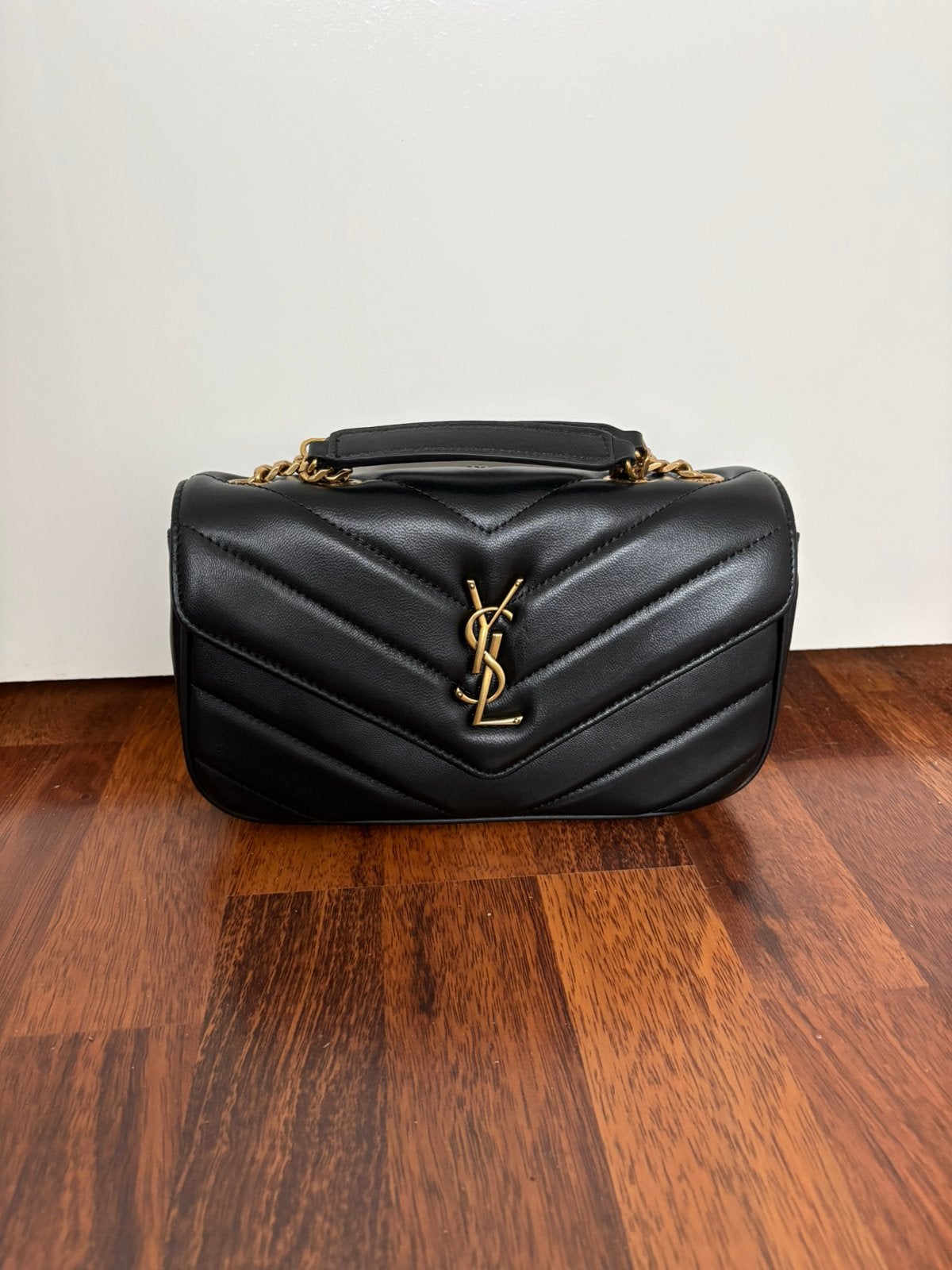 Black Yves Saint Laurent Loulou Bag with Gold Chain, Ophalen, Gebruikt, Zwart, Schoudertasje
