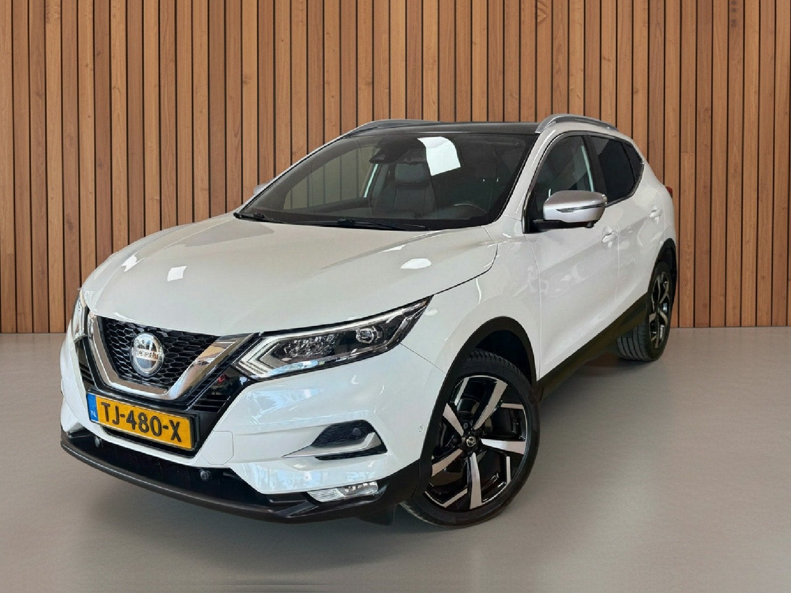 Nissan QASHQAI 1.2 Tekna + | 360 | Navigatie | Stoelverw., Auto's, Gebruikt, 4 cilinders, 116 pk, Wit