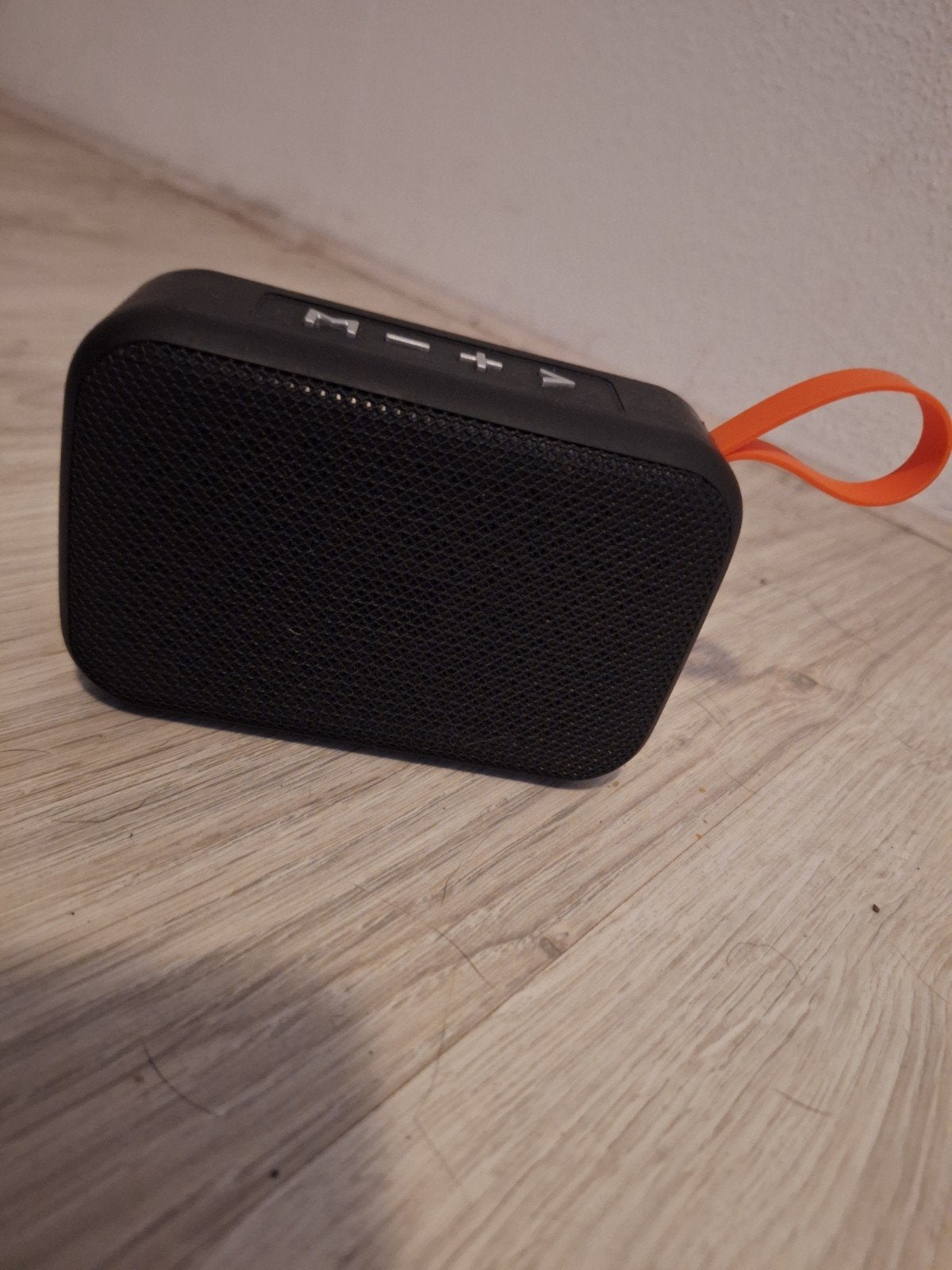 zwarte bluetooth box