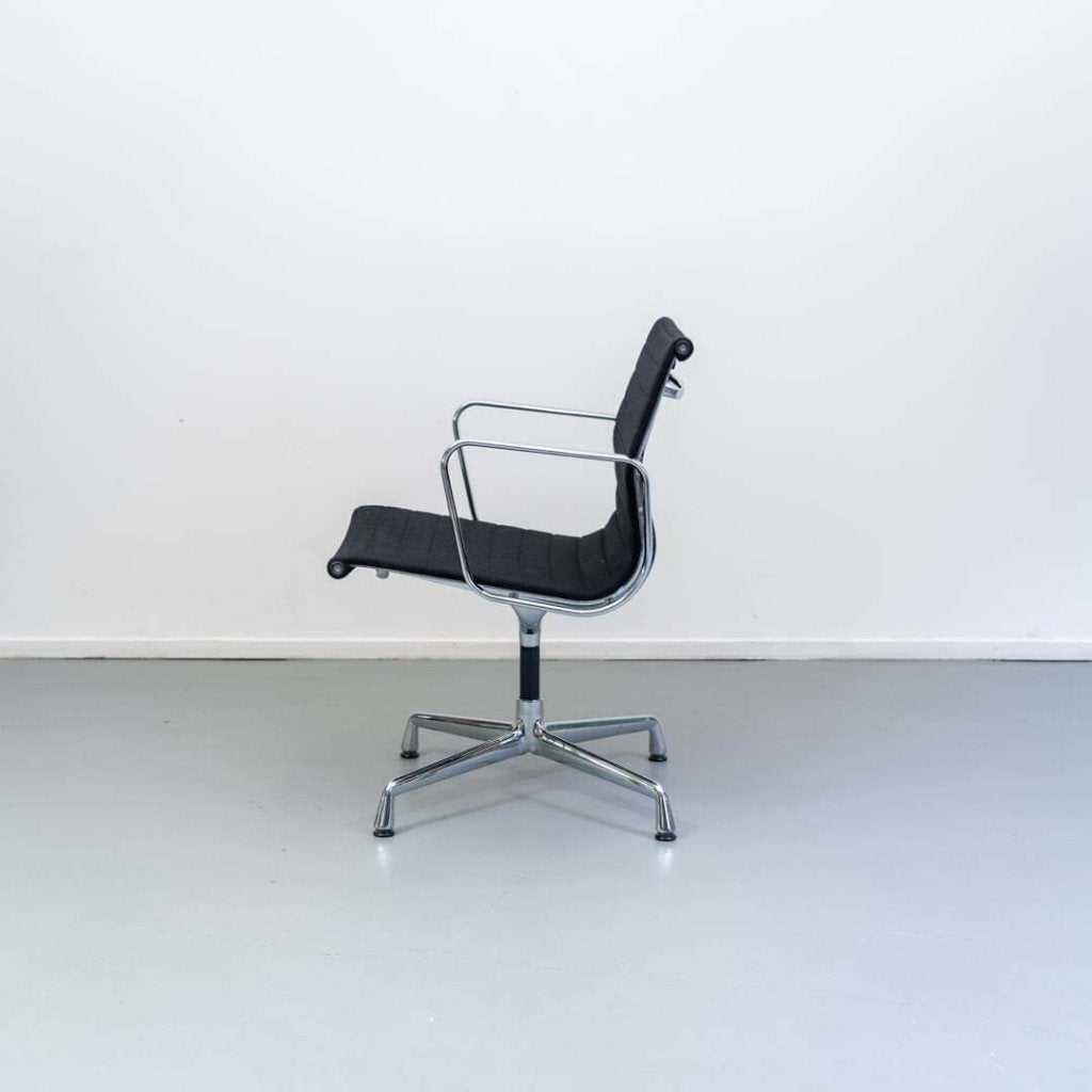 Vitra Eames EA 108 Stoel Zwart Hopsak - Chroom, Niet ingevuld, Zo goed als nieuw, Niet ingevuld, Niet ingevuld