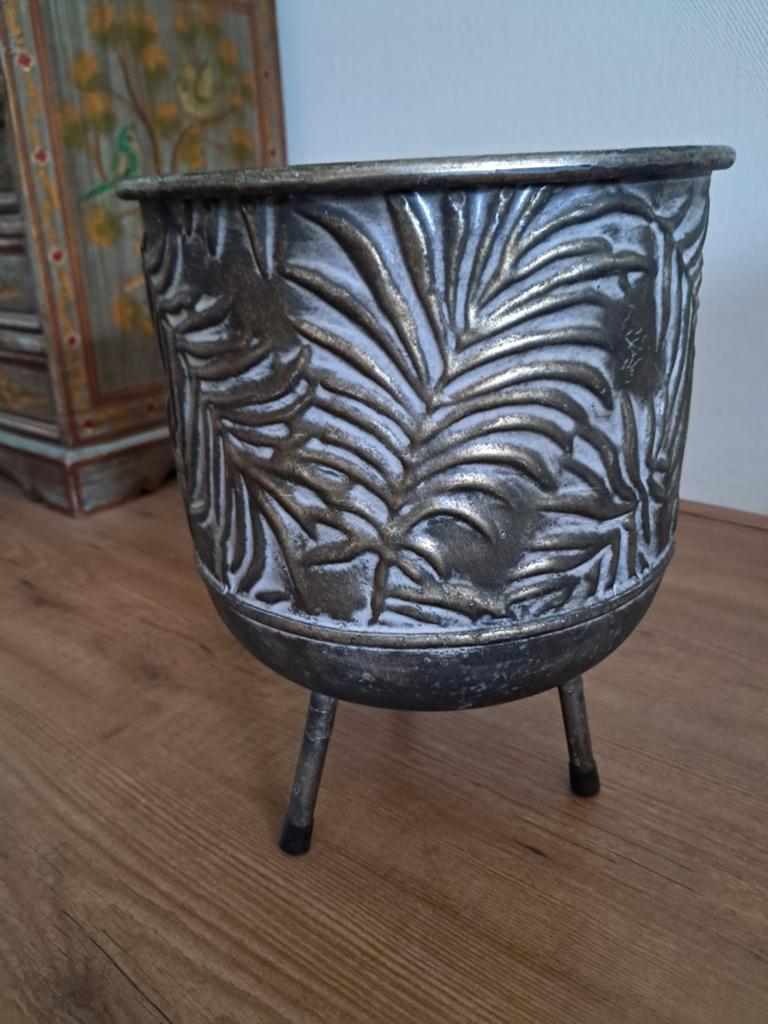 bloempot op pootjes zilverkleurige, Tuin en Terras, Bloempotten, Ophalen, Gebruikt, Rond, Balkon