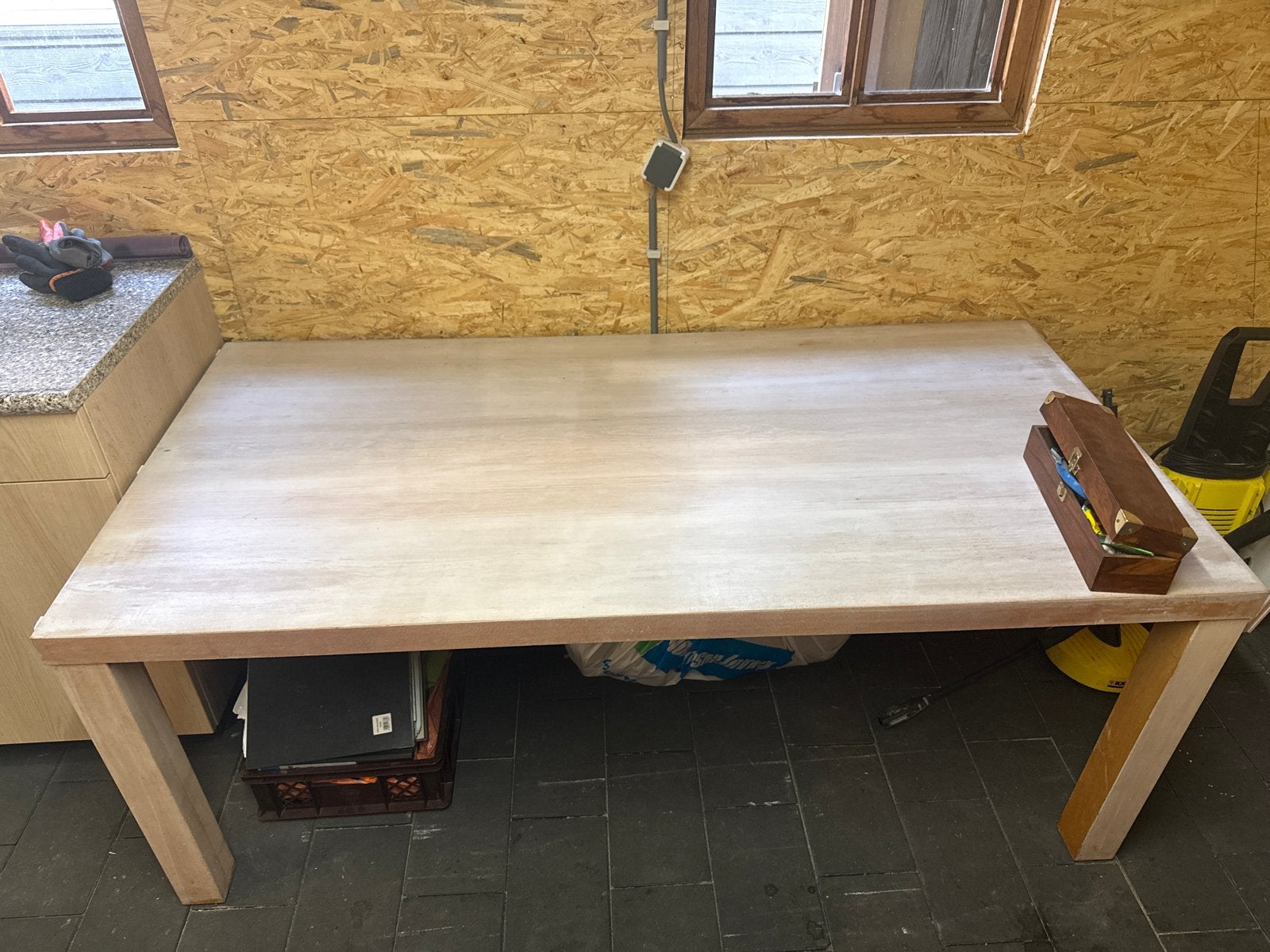 Robuuste houten tafel - 180x90x73 cm, Huis en Inrichting, Tafels | Eettafels, Gebruikt, 150 tot 200 cm, Vier personen, Rechthoekig