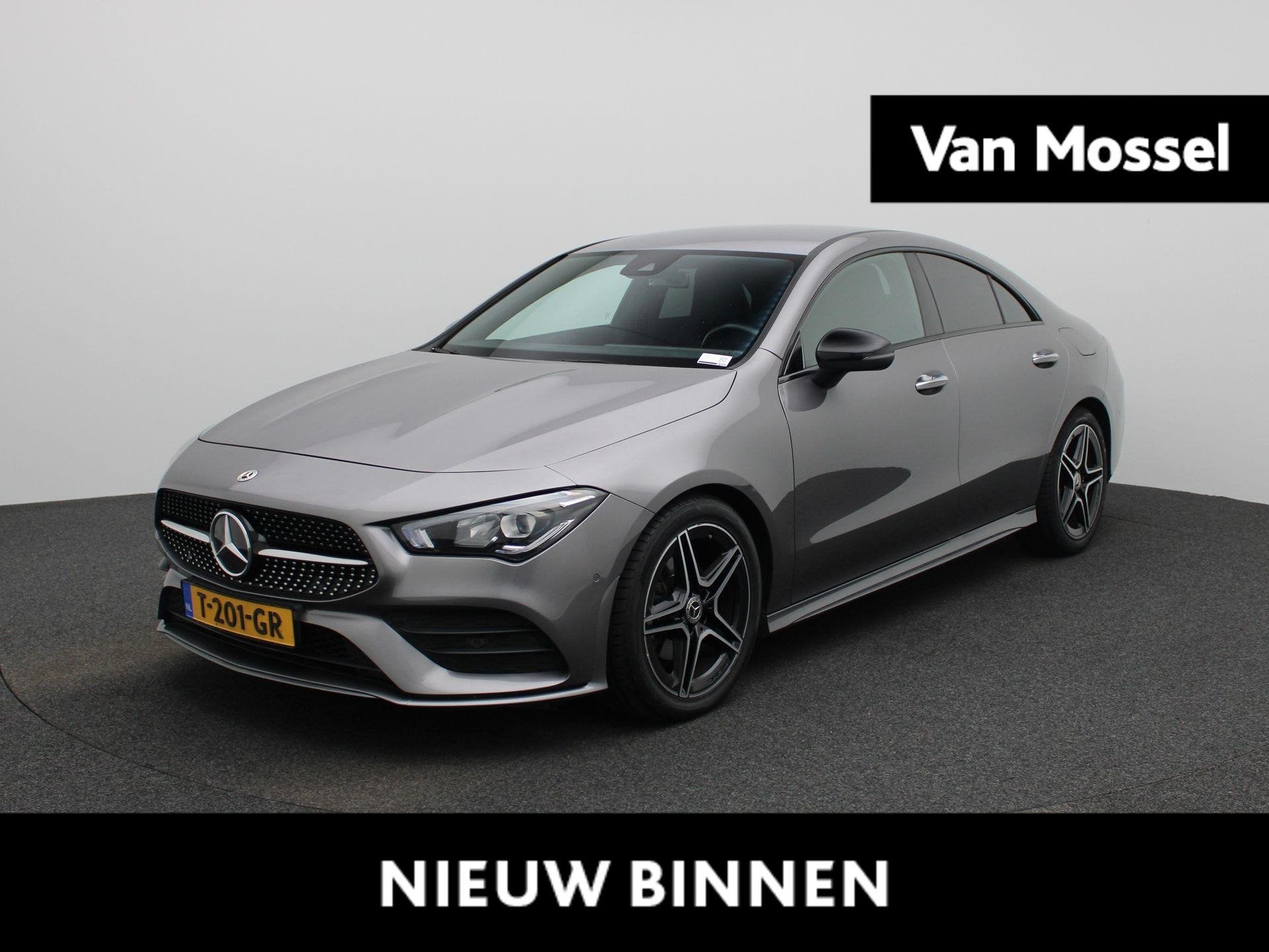 Mercedes-Benz CLA-klasse 180 AMG Line | WORDT VERWACHT | ACH, Auto diversen, Automaat, Mercedes-Benz, Sedan, Zilver of Grijs