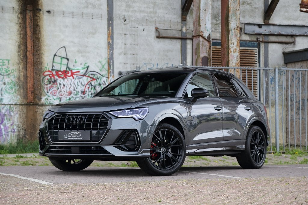 Audi Q3 35 TFSI Quattro S-line Pro Line Pano Matrix 360 ACC, Auto's, Audi, 4 cilinders, Leder en Stof, 14 km/l, Bedrijf