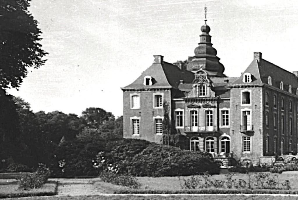 946989	Gulpen	Limburg	1971 Kasteel Neubourg	Gelopen, Verzamelen, Ophalen of Verzenden, 1960 tot 1980, Gelopen, Limburg