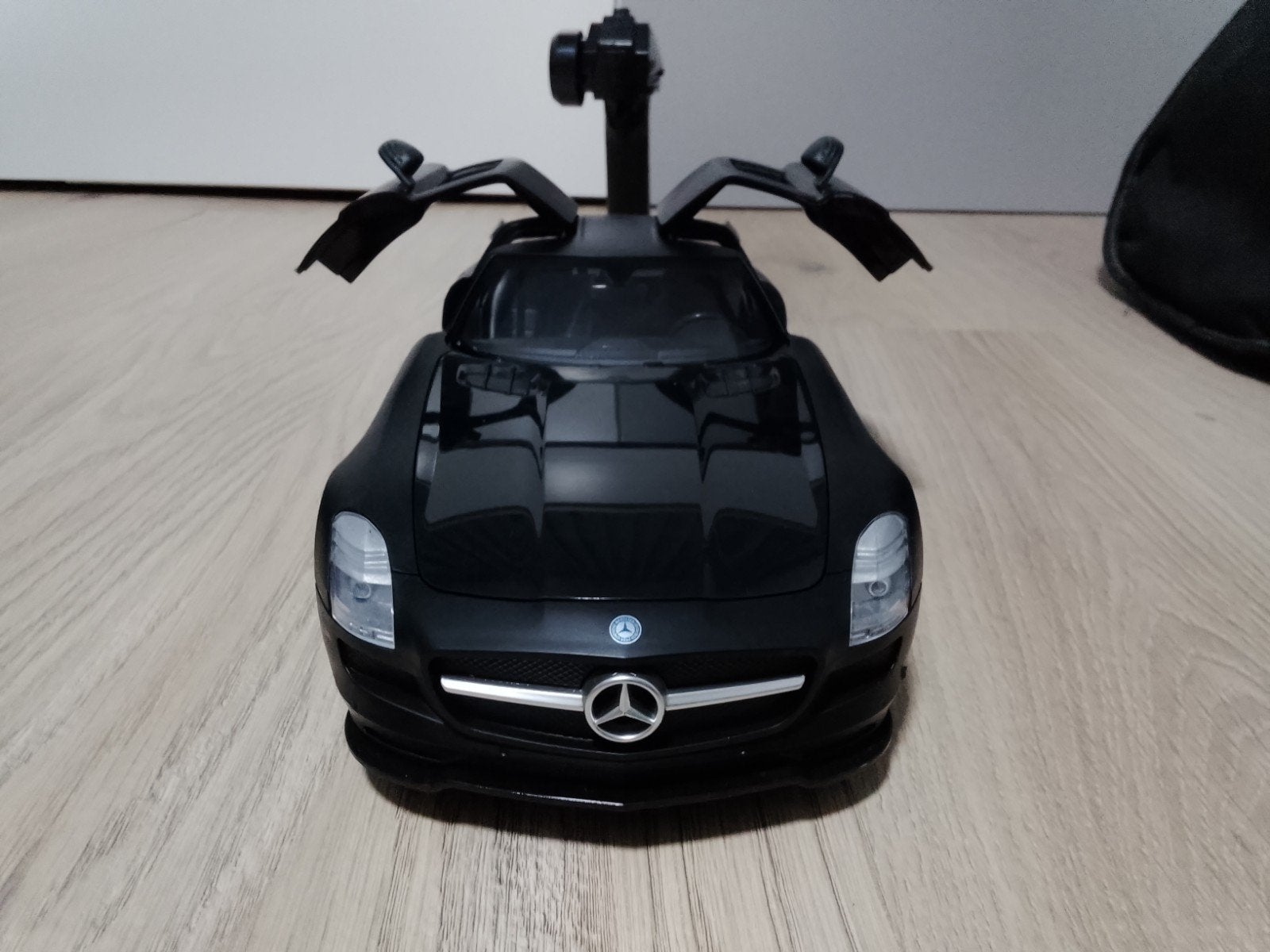 RC Mercedes-Benz SLS AMG met afstandsbediening, Ophalen, Gebruikt