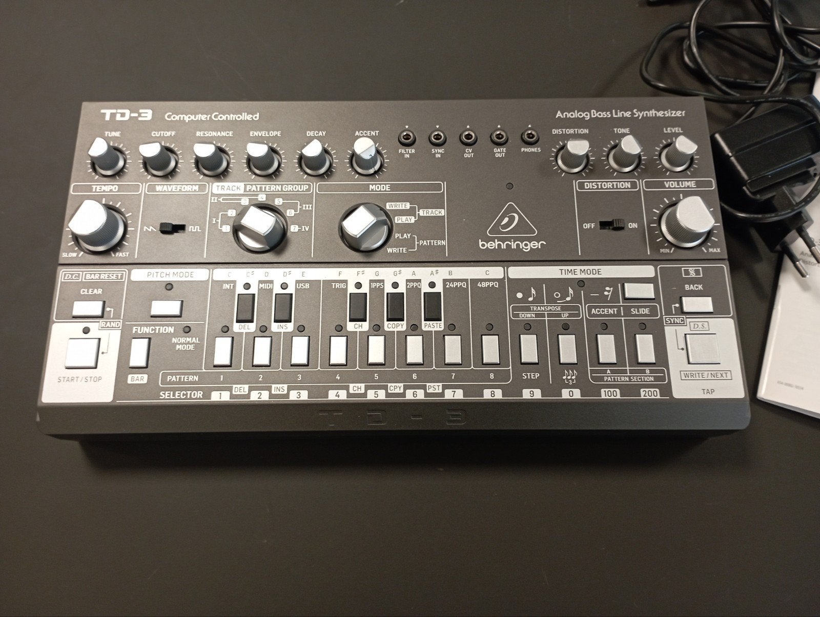 Behringer TD-3 Analog Bass Line Synthesizer - Nieuwstaat, Muziek en Instrumenten, Ophalen of Verzenden, Zo goed als nieuw, Overige merken