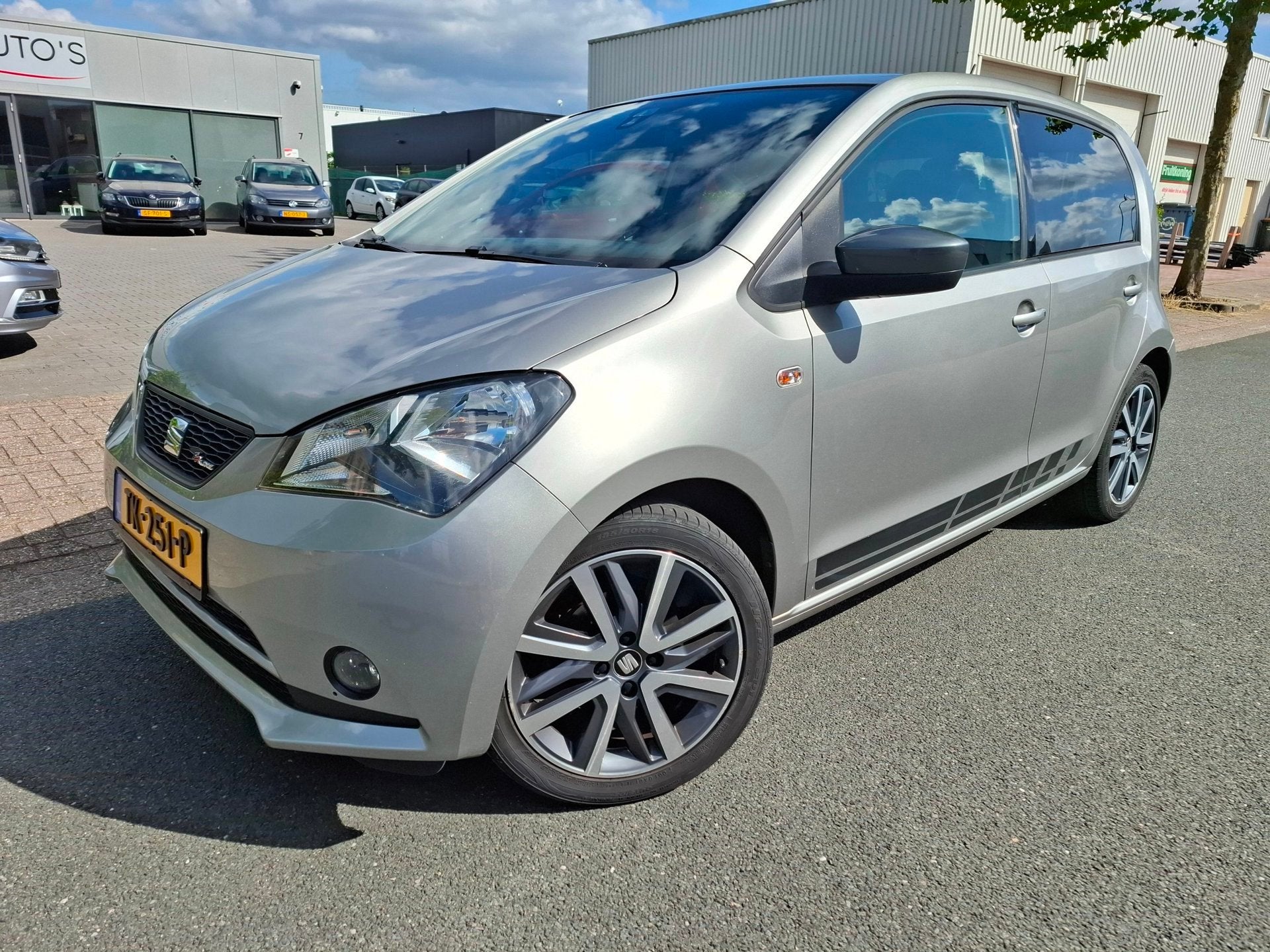Seat Mii 1.0 FR Intense CLIMA/CRUISE/PDC/STOELVERWARMING!, Auto's, Voorwielaandrijving, Stof, Gebruikt, Mii