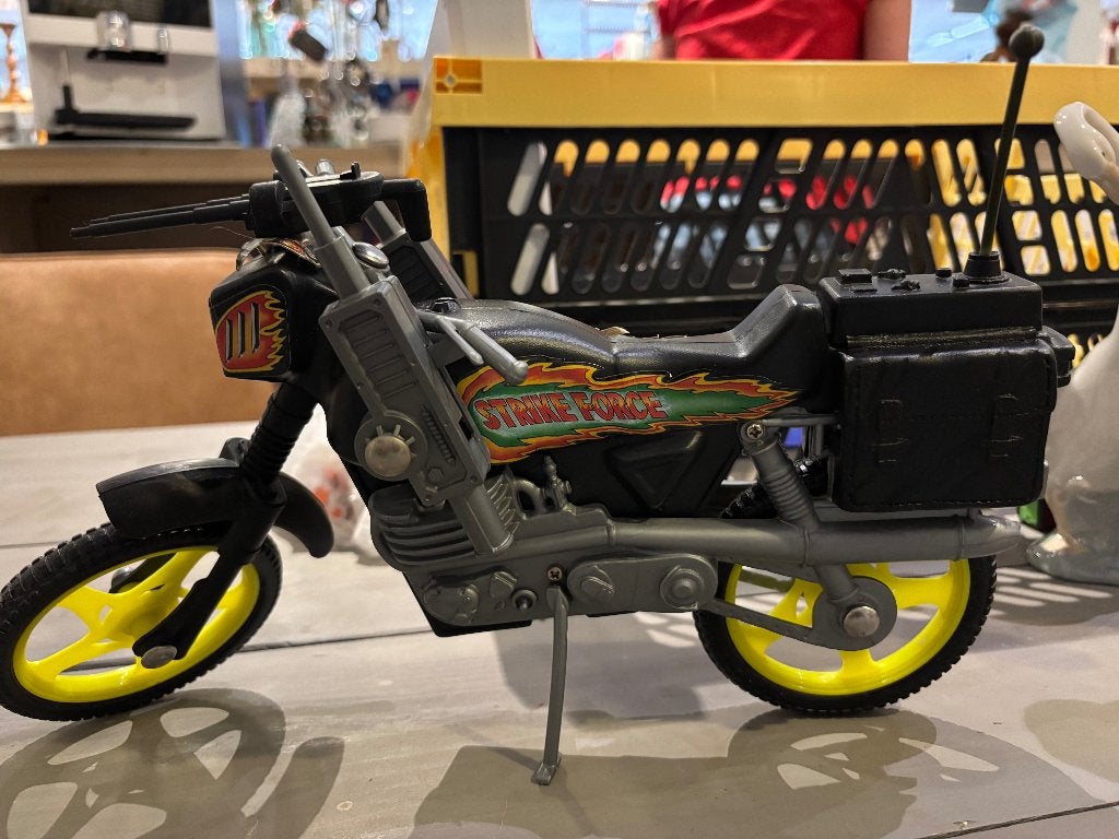 Strike Force Street Avenger speelgoedmotor, Ophalen of Verzenden, Zo goed als nieuw