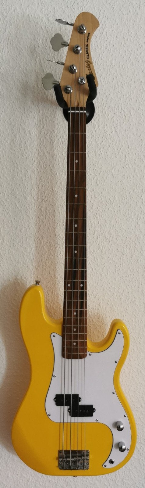 Fazley Classic 4 snarige basgitaar., Muziek en Instrumenten, Ophalen, Zo goed als nieuw, Elektrisch