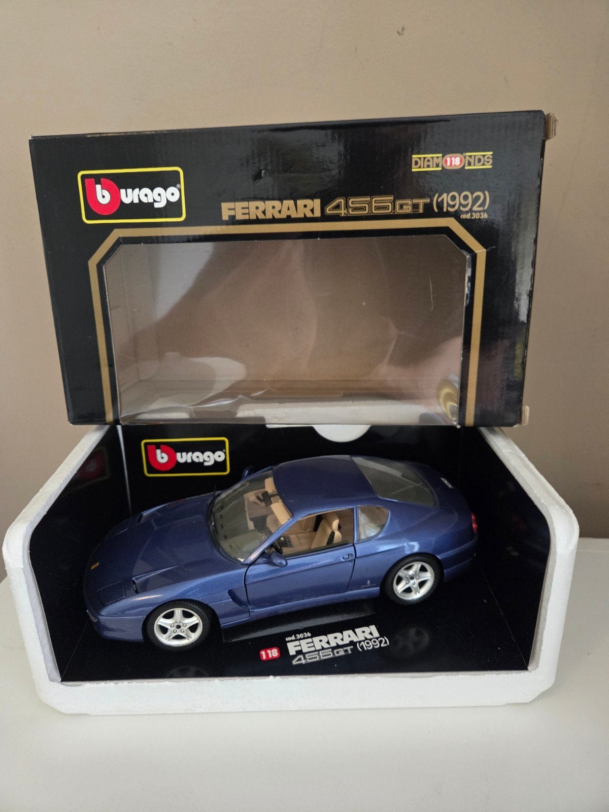 Burago Ferrari 456 GT (1992) - Schaalmodel, Made in Italy, Hobby en Vrije tijd, Modelauto's | 1:18, Ophalen of Verzenden, Zo goed als nieuw
