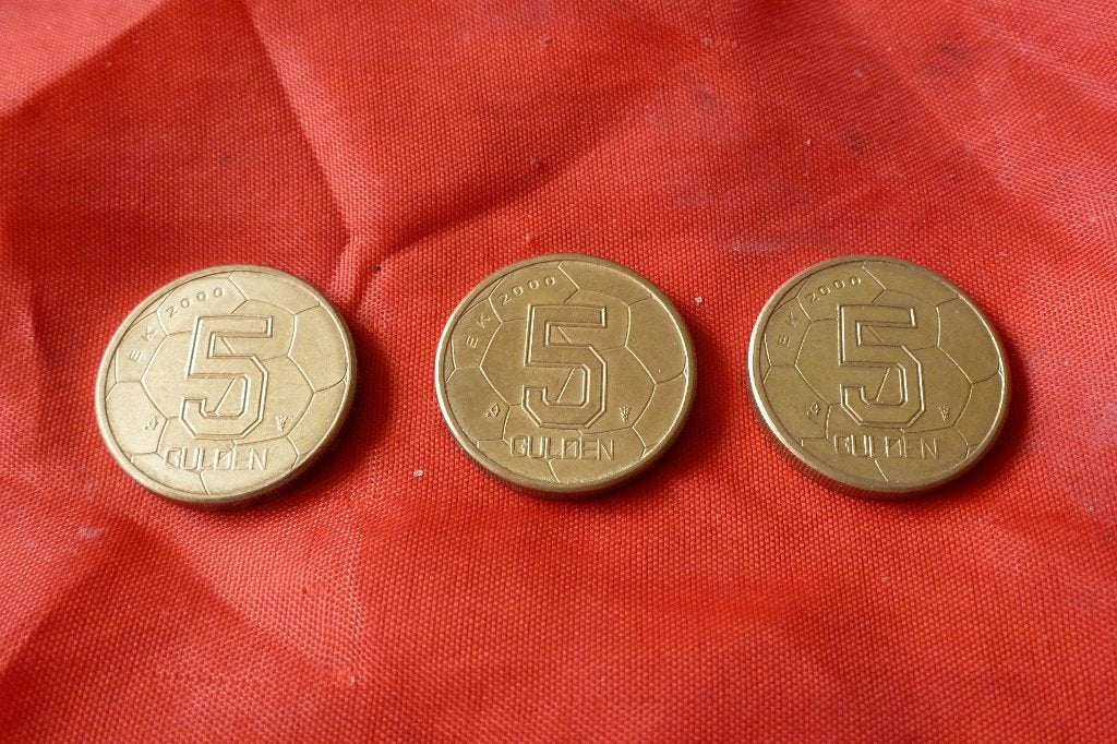 Beatrix - 3 x 5 gulden voetbal 2000 AUNC ( k 2, Ophalen of Verzenden, Koningin Beatrix, 5 gulden, Losse munt