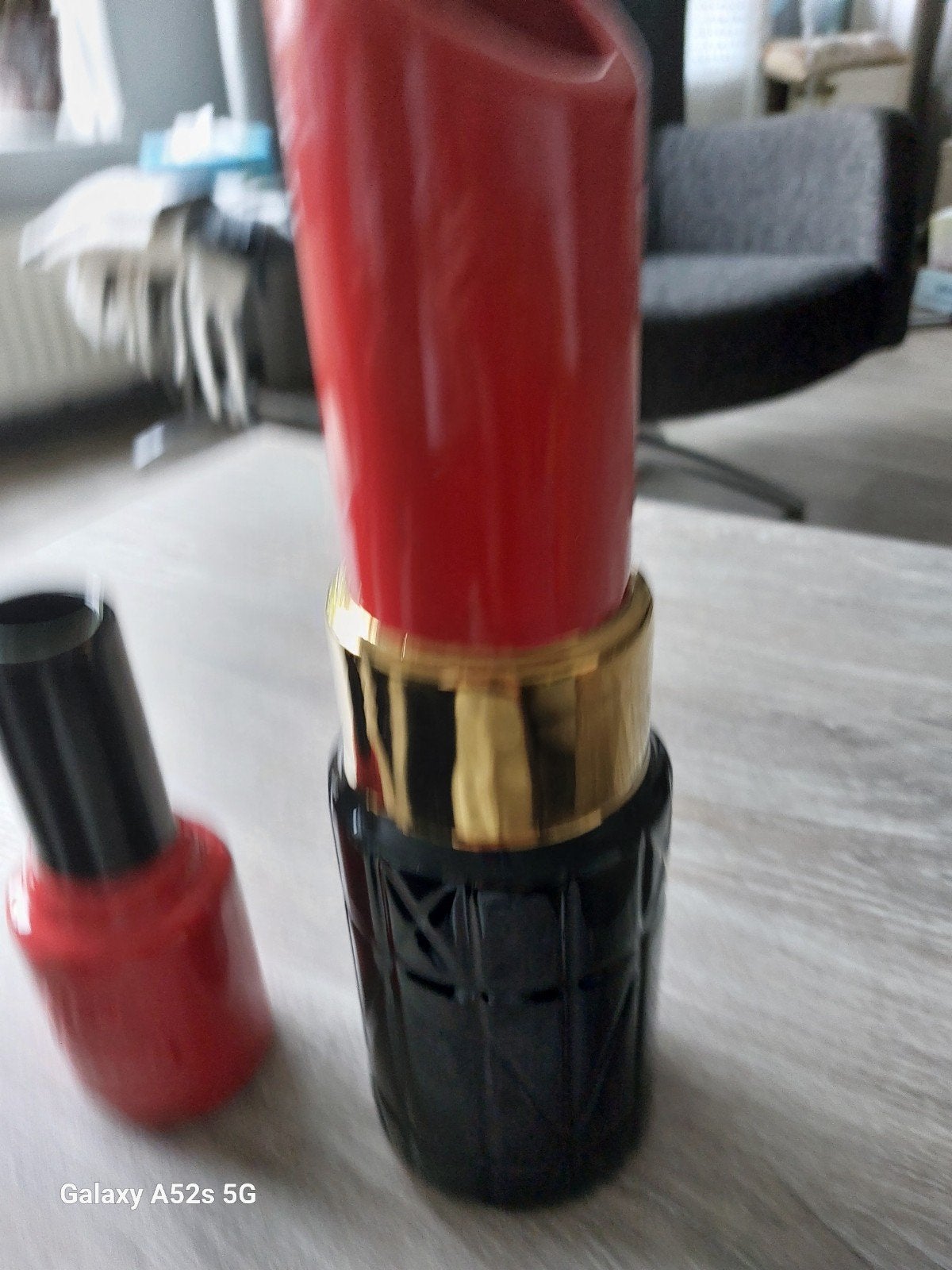 decoratieve  lipstick, nagellak Vaas., Auto diversen, Ophalen of Verzenden