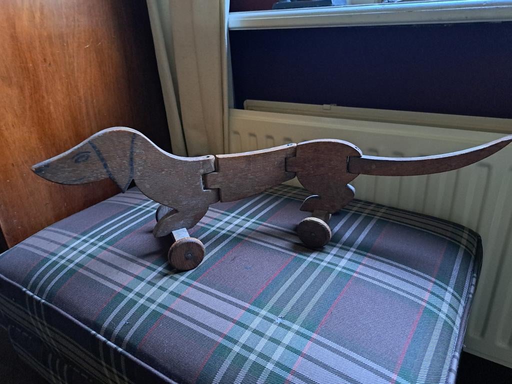 Jaren 30 houten teckel, Verzenden