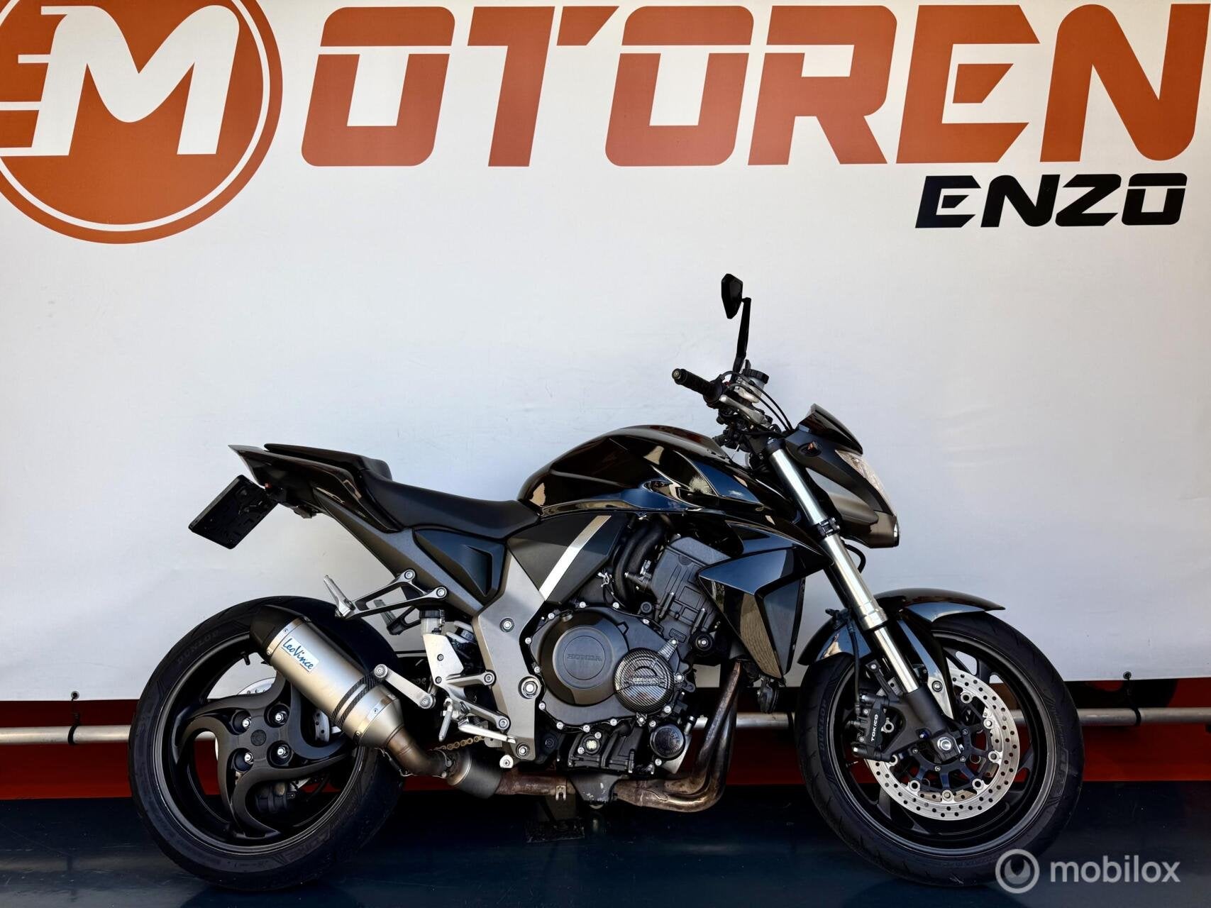 Honda CB 1000 R black optic Leo Vince 100 %Carbon achterkuip, Motoren, Meer dan 35 kW, Toermotor, 998 cc, Handgeschakeld