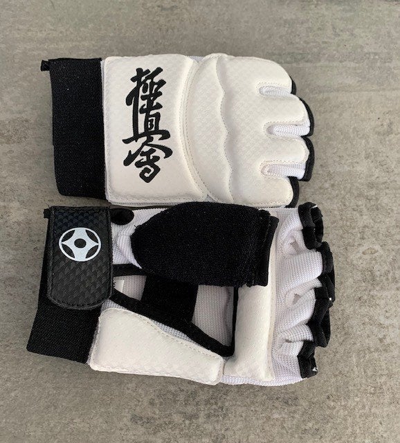kyokushin shinkyokushin karate handschoenen, Maat XS of kleiner, Ophalen of Verzenden, Nieuw, Karate
