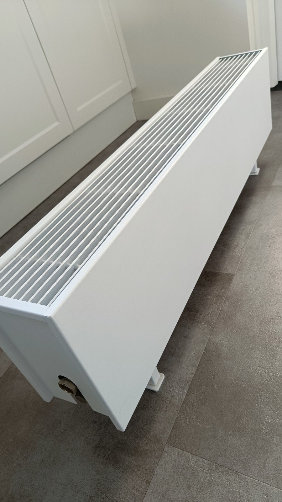 Jaga vrijstaande convector radiator. 1.40m breed ., Ophalen, 30 tot 80 cm, Hoog rendement (Hr), Radiator