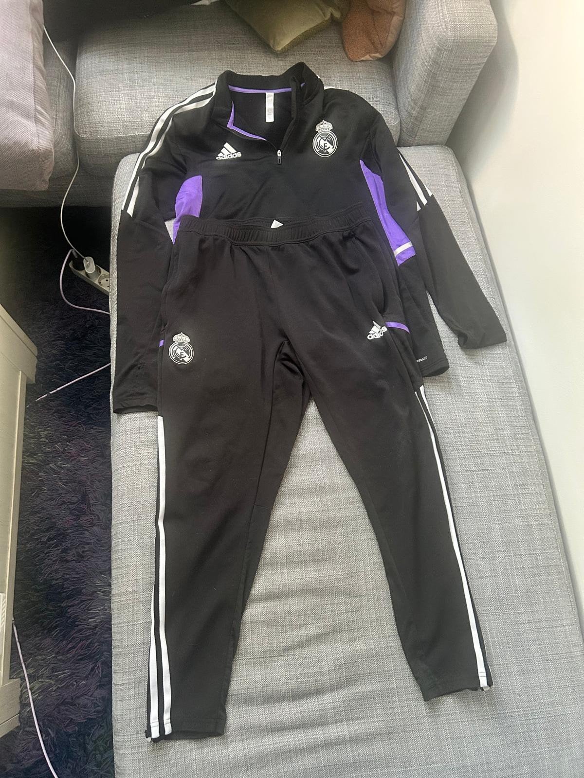 Adidas Real Madrid Trainingspak - Zwart/Paars Maat L, Maat 52/54 (L), Zwart, Ophalen of Verzenden, Zo goed als nieuw