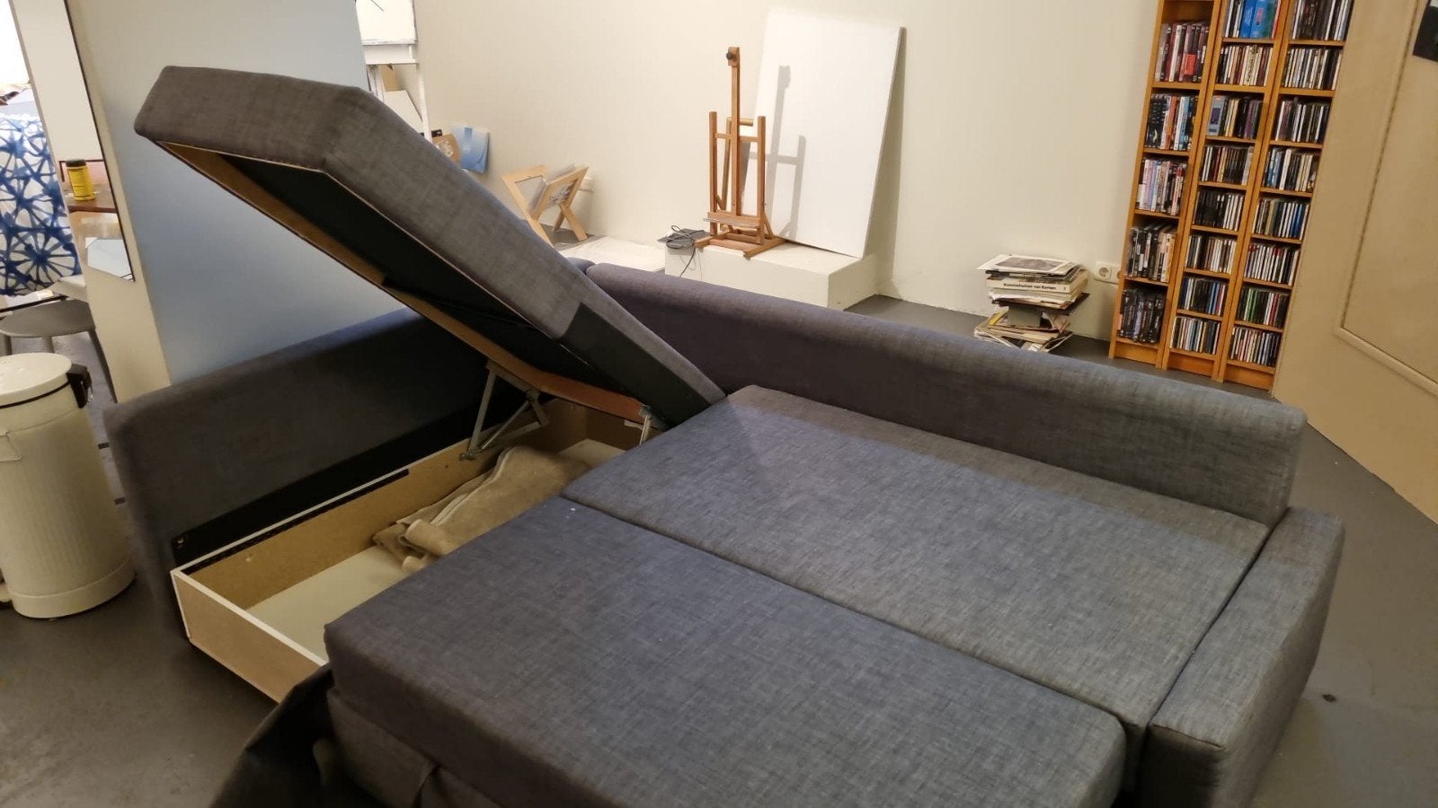 IKEA FRIHETEN slaapbank met opbergruimte, grijs, Huis en Inrichting, Slaapkamer | Slaapbanken, Ophalen, Gebruikt, Tweepersoons