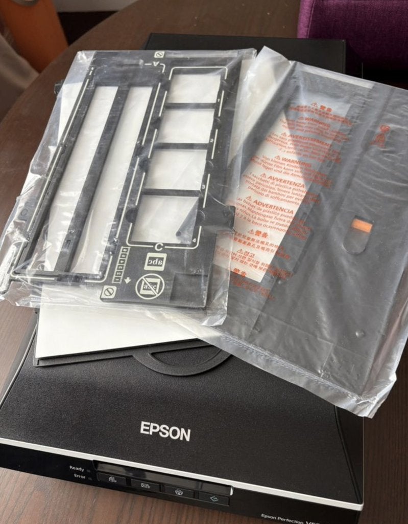Epson Perfection V550 Photo scanner + 2 nieuwe houders, Fotoscanner, Epson, Zo goed als nieuw, MacOS