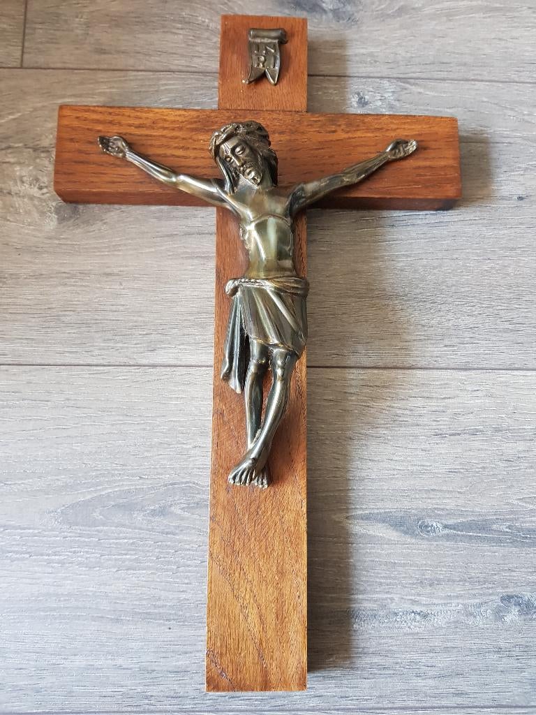 Eiken kruis met Jezus - figuur en tekst INRI, Ophalen of Verzenden, Zo goed als nieuw, Beeld(je), Christendom | Katholiek
