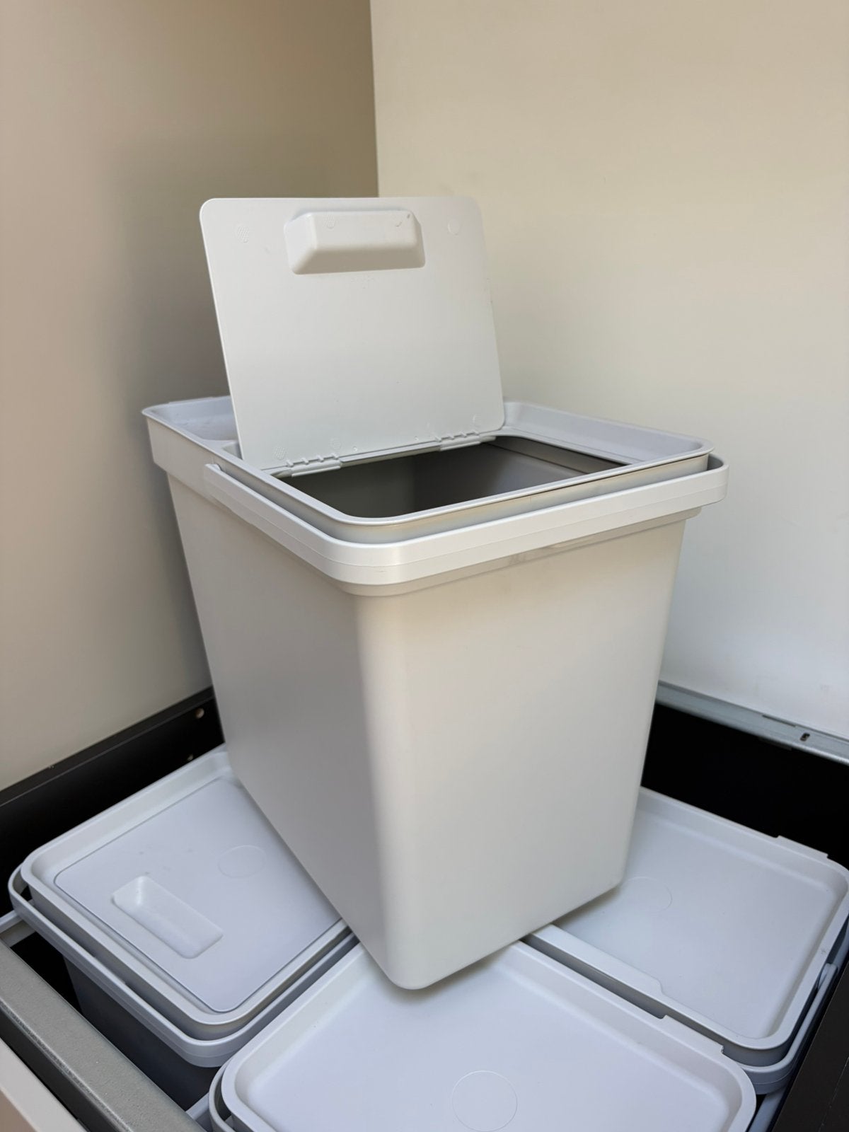 Ikea Hallbar 22 liter prullebak, Minder dan 10 liter, Ophalen of Verzenden, Zo goed als nieuw, Kunststof
