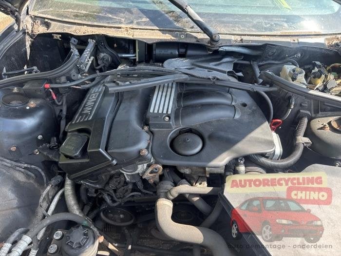 Motor van een BMW 3-Serie, Ophalen, Gebruikt, -, -