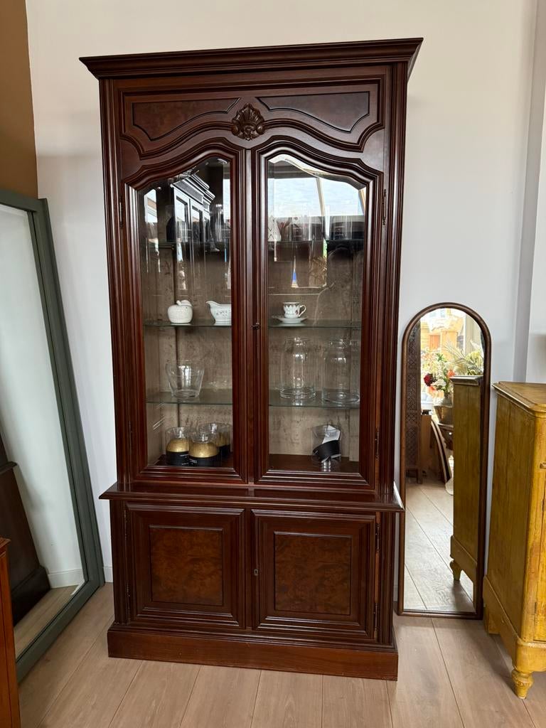 Klassieke vitrinekast met glas, Ophalen, Met deur(en), Vlierboomstraat 579, Klassiek