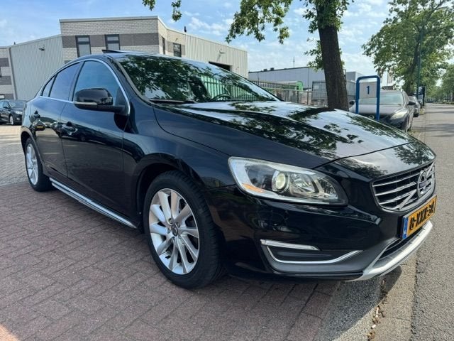 Volvo S60 1.6 T3 Summum Airco/ECC,Zwart Leder,Schuif/Kanteld, Voorwielaandrijving, Gebruikt, Zwart, 4 cilinders