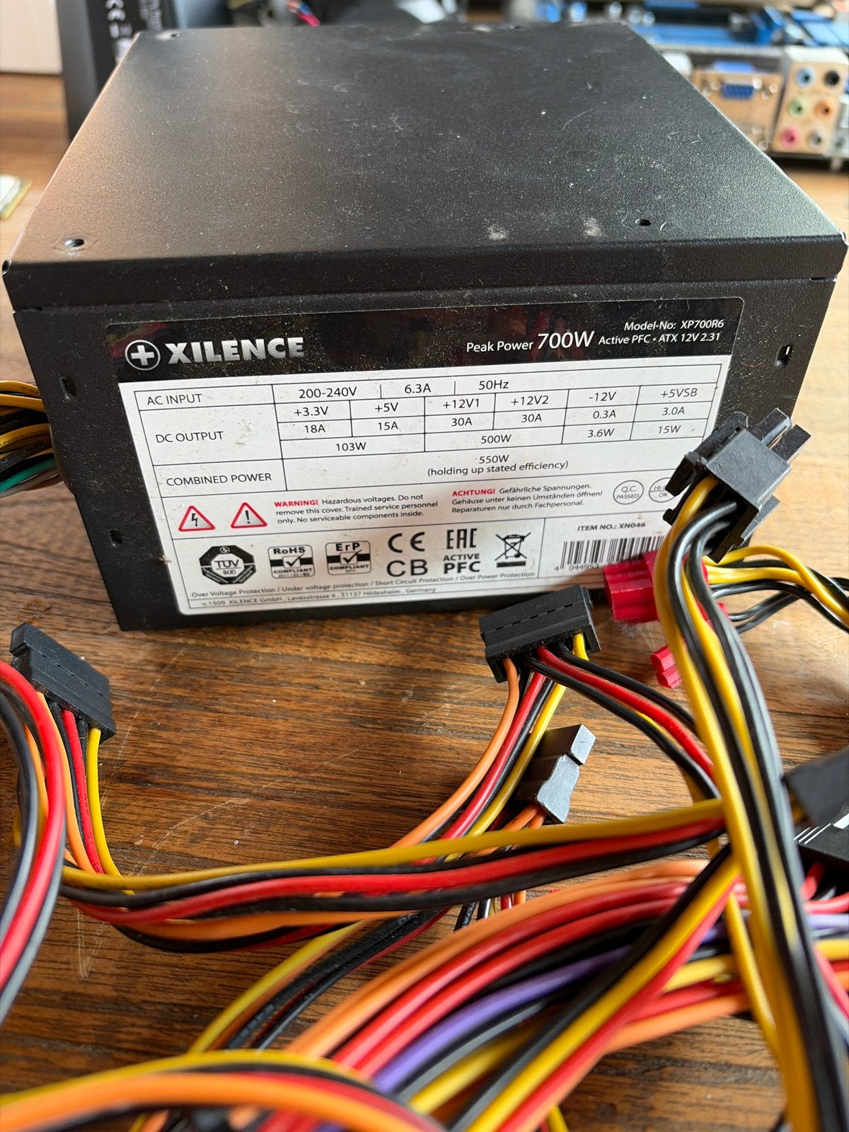 Xilence Peak Power 700W Voeding (PSU) - Model XF700R6, Computers en Software, Interne voedingen, Gebruikt, Ophalen of Verzenden