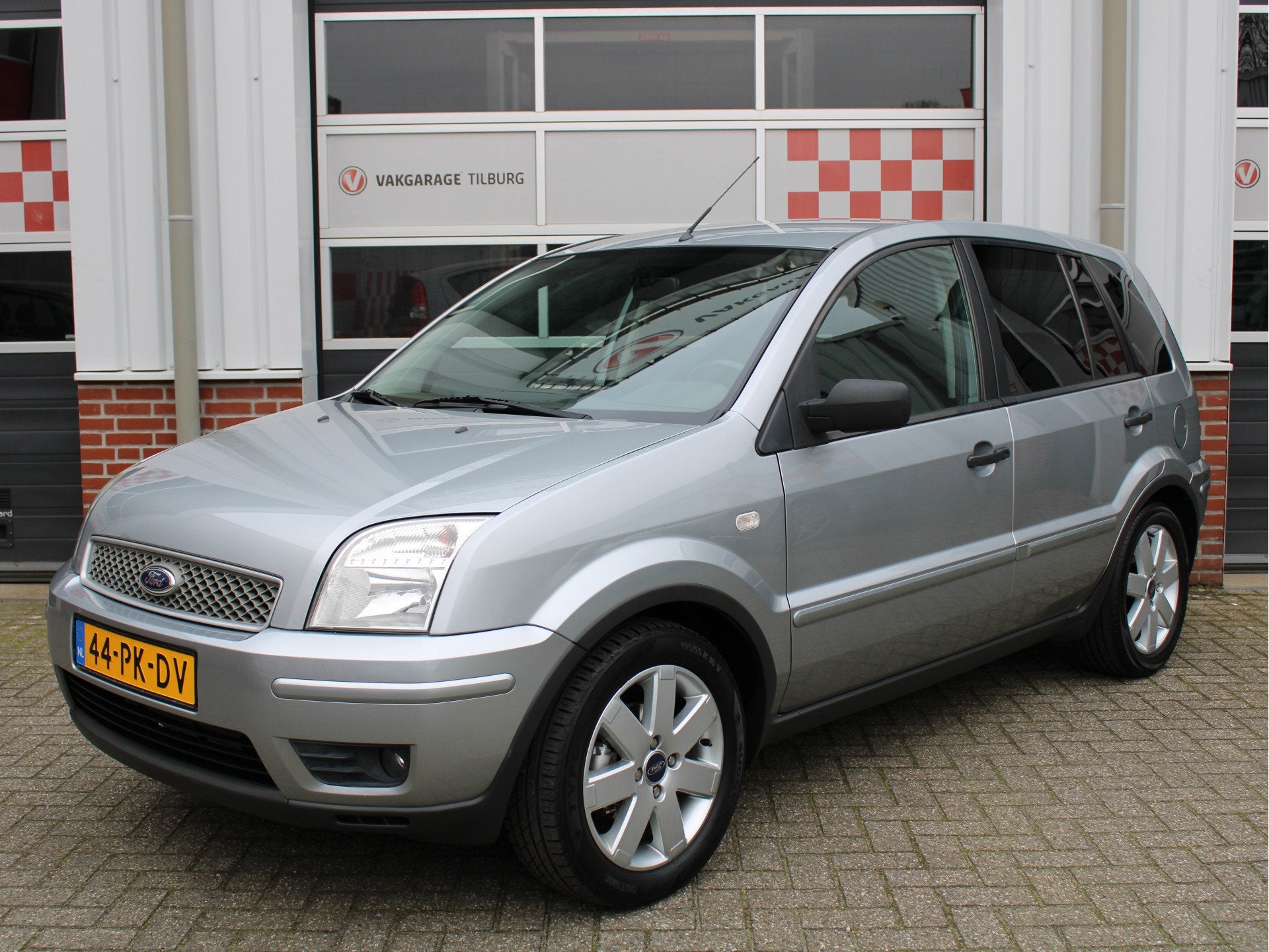 Ford Fusion 1.4-16V Futura AIRCO/Trekhaak/16'LM/Donker glas/, Auto's, Voorwielaandrijving, Zwart, 82 pk, Origineel Nederlands