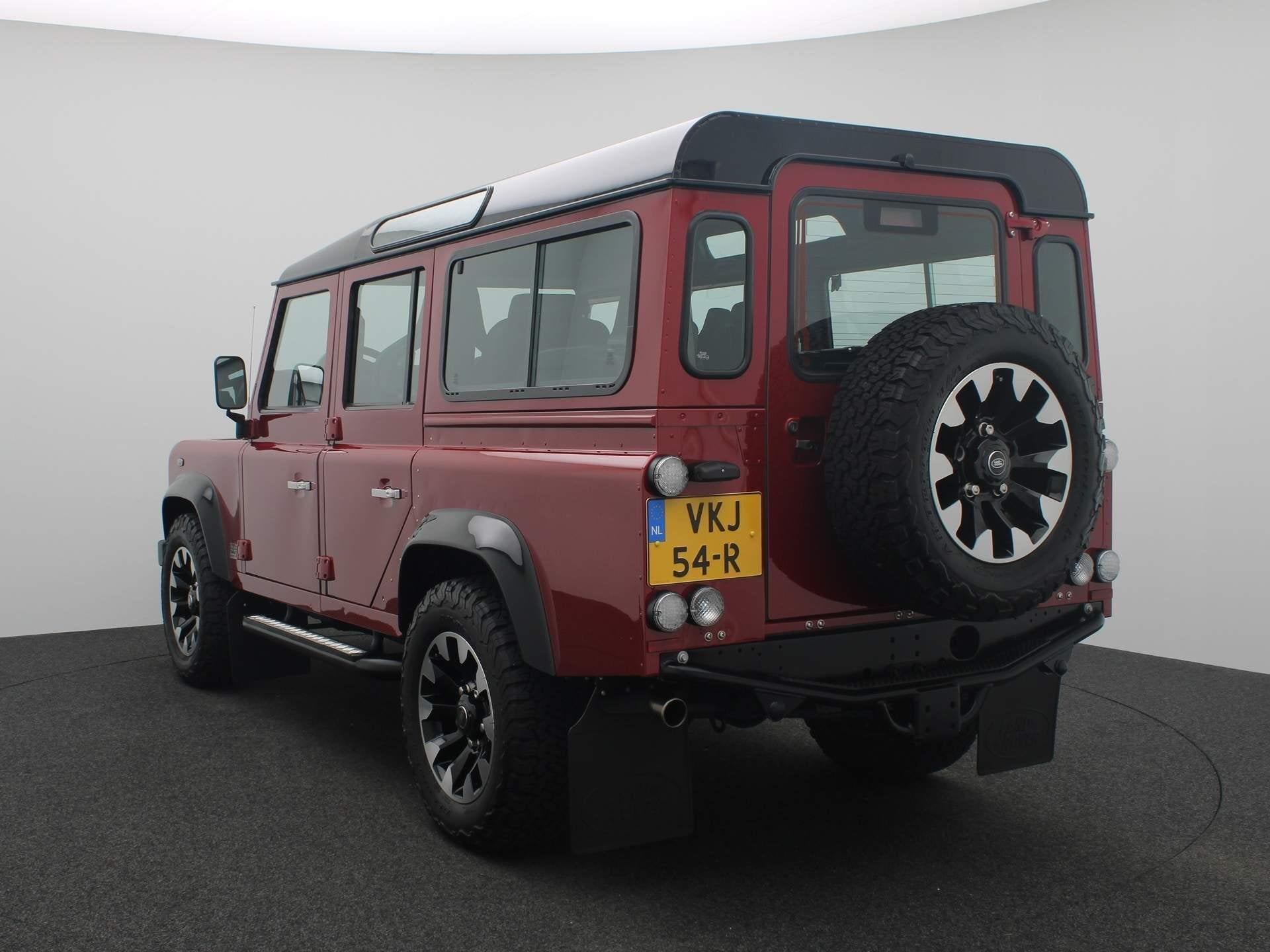 Land Rover Defender Works V8 70th Jubileum Uniek ! | 7-zits, Auto's, Land Rover, Stof, Gebruikt, 8 cilinders, Vierwielaandrijving