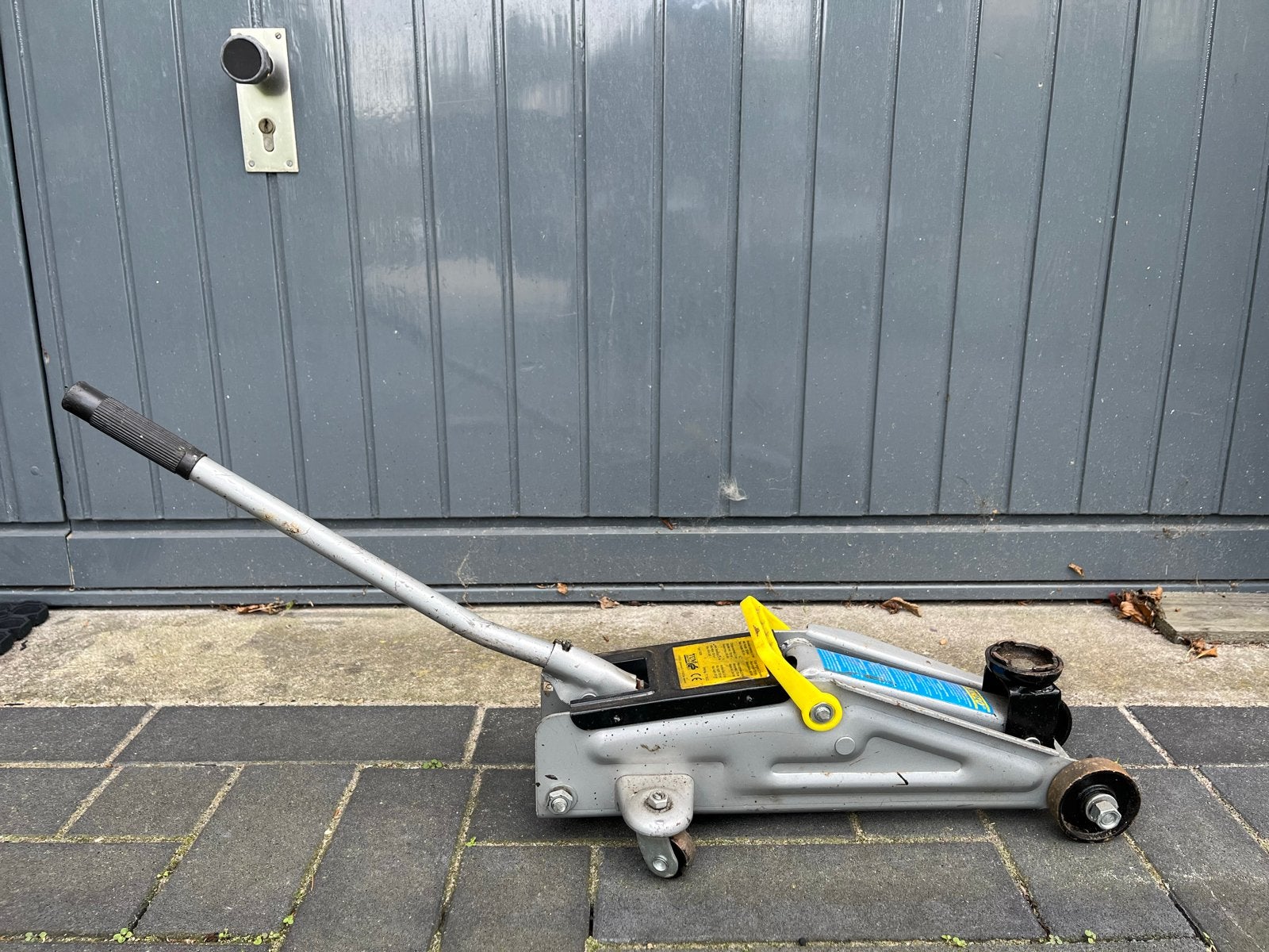 Mini Garagekrik 2 Ton, Compact en Krachtig, Ophalen, Gebruikt, Hydraulisch, Garagekrik